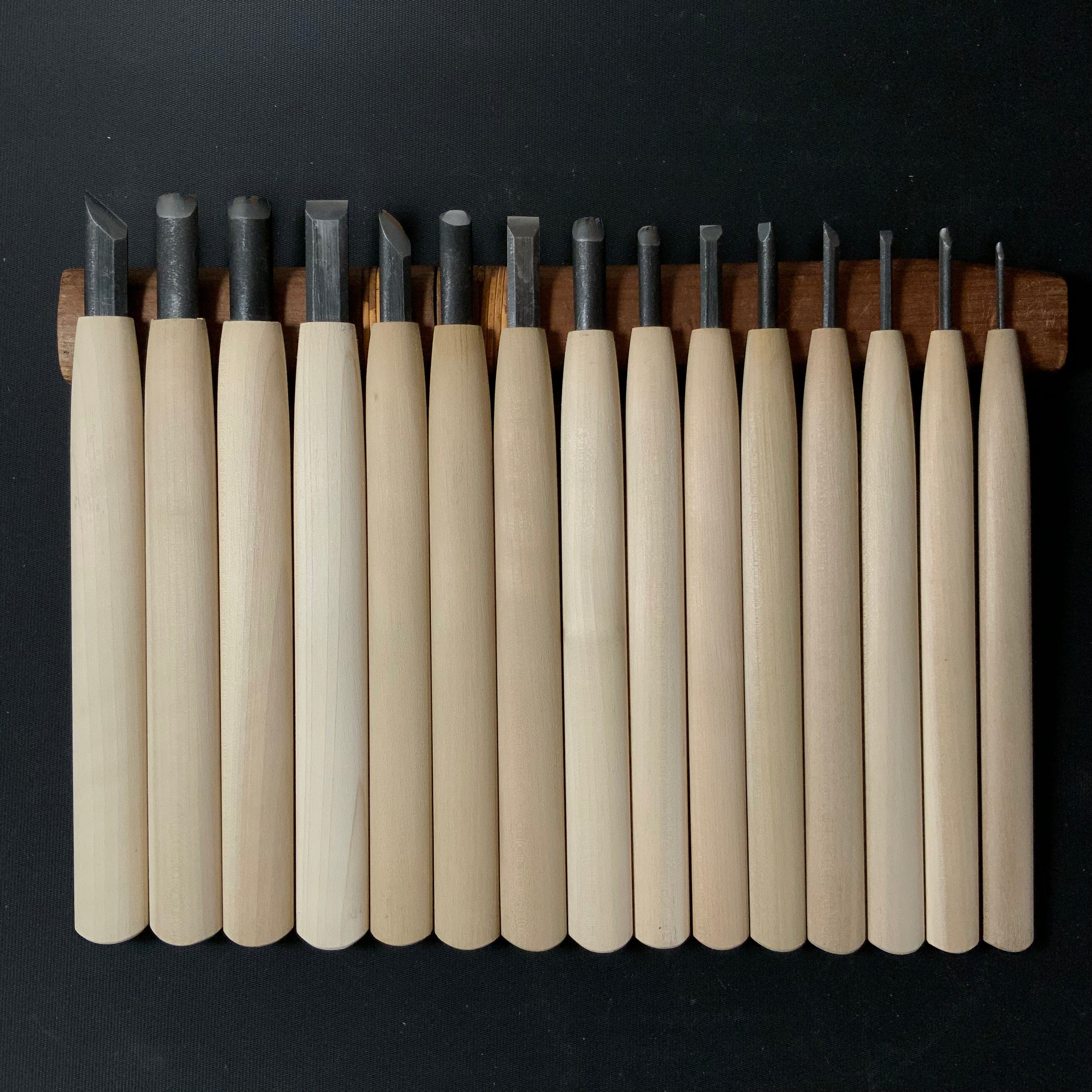 Kan Carving chisels set with Super Blue steel by Chousei 冠 彫刻刀15本組 彫清作 青紙スーパー鋼 Chokokuto