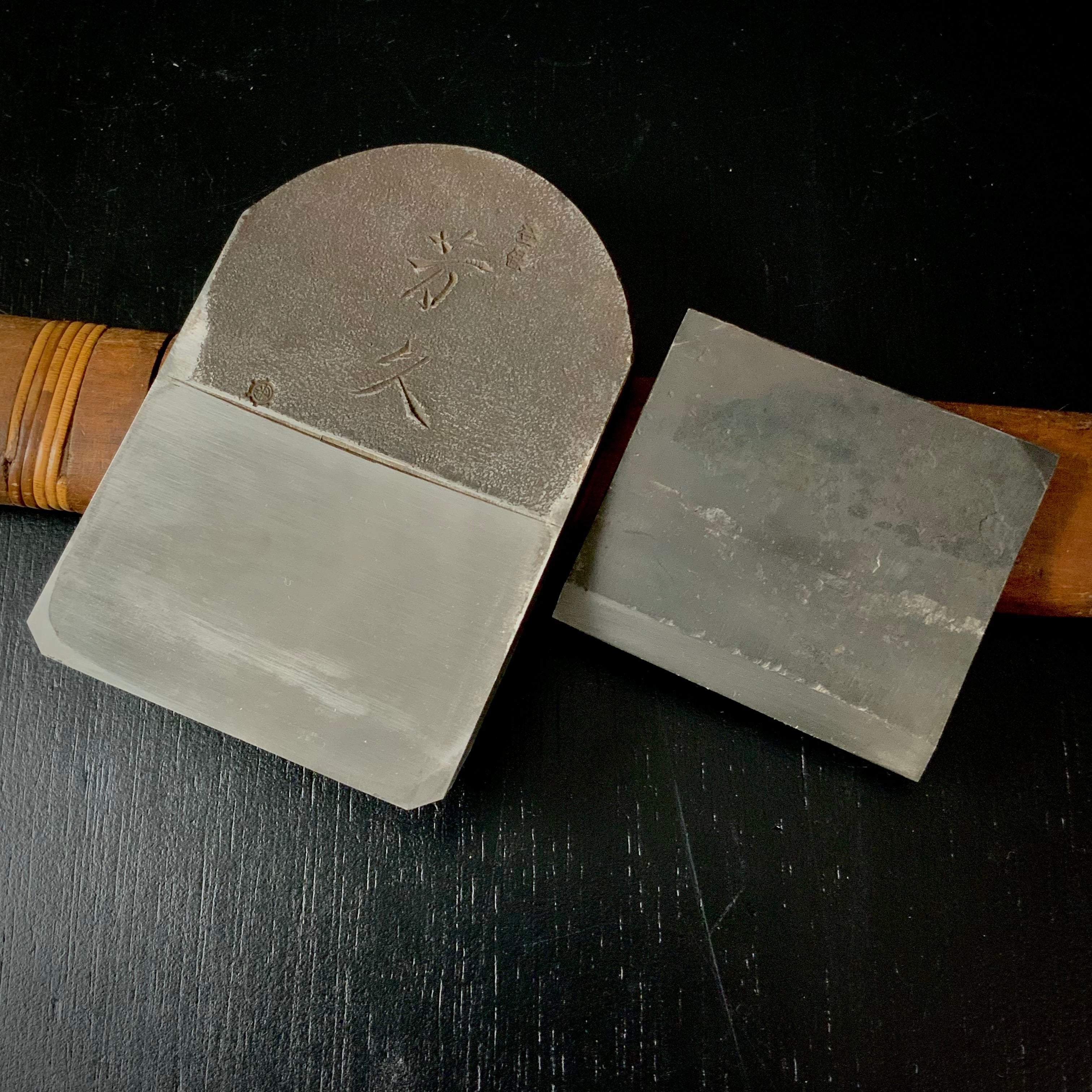 Old stock Yoshihisa Smoothing Plane(Kanna) Tokyo 掘出し物 芳久 東京鉋 仕上げ鉋 70mm