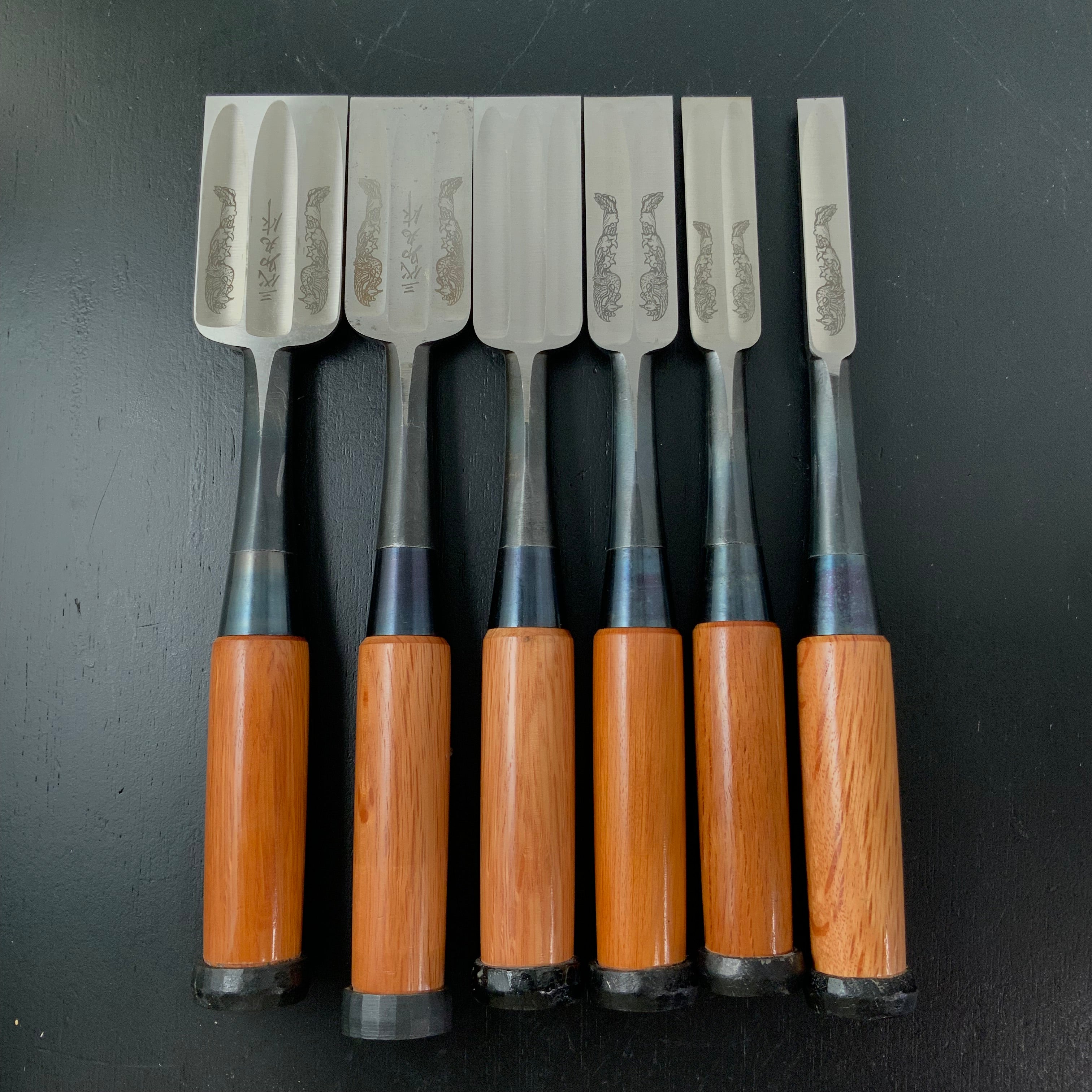 Sukemaru 4th High-Speed Steel Timber chisels set by Usui Yoshio (phoenix pattern) 四代助丸 碓氷淑郎 鳳凰模様入叩き組鑿 三つ裏 6本組 tatakinomi