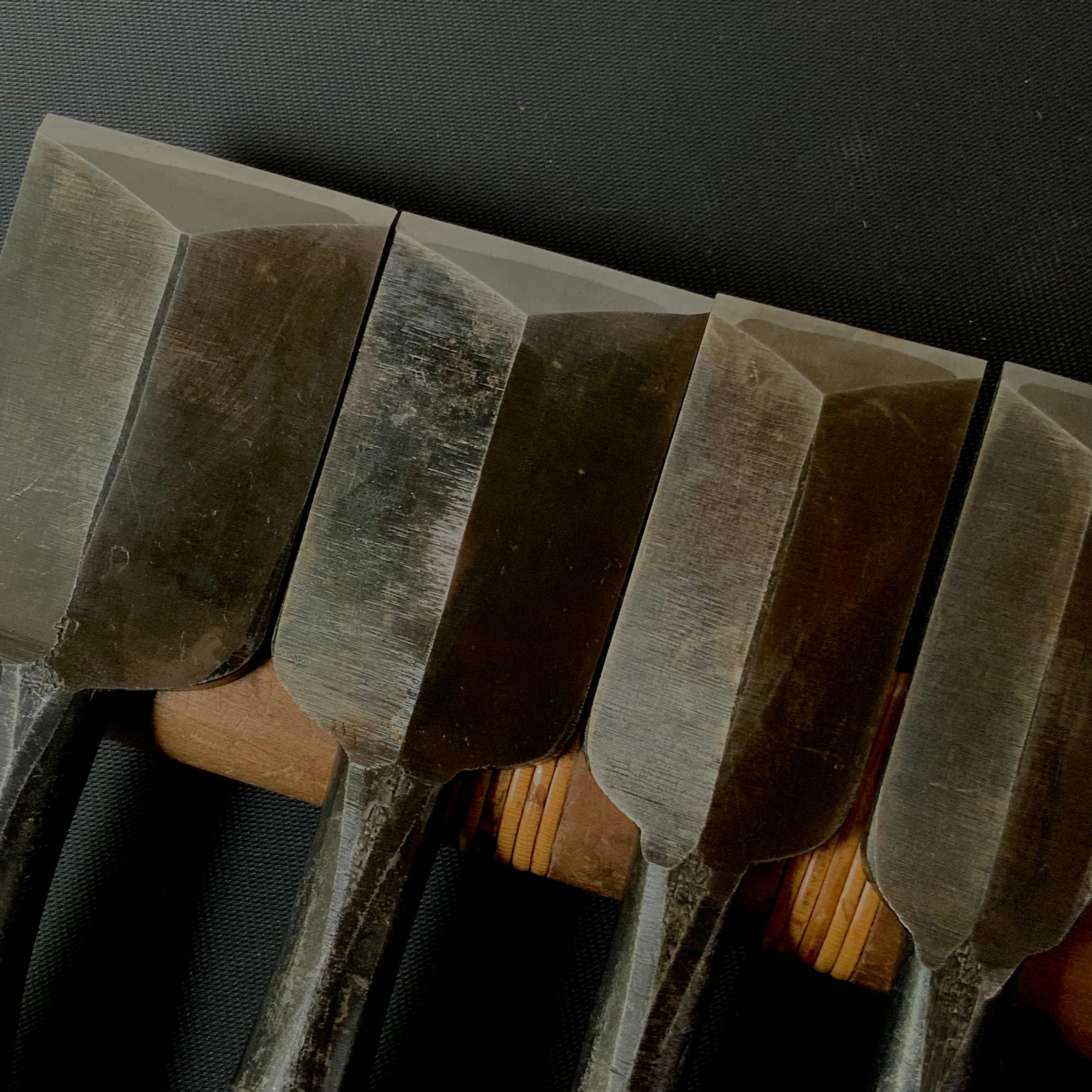 Iwazaki Dovetail Bench chisels set by Iwazaki Eisuke 岩崎永祐作 岩崎 追入鎬組鑿 Oirenomi