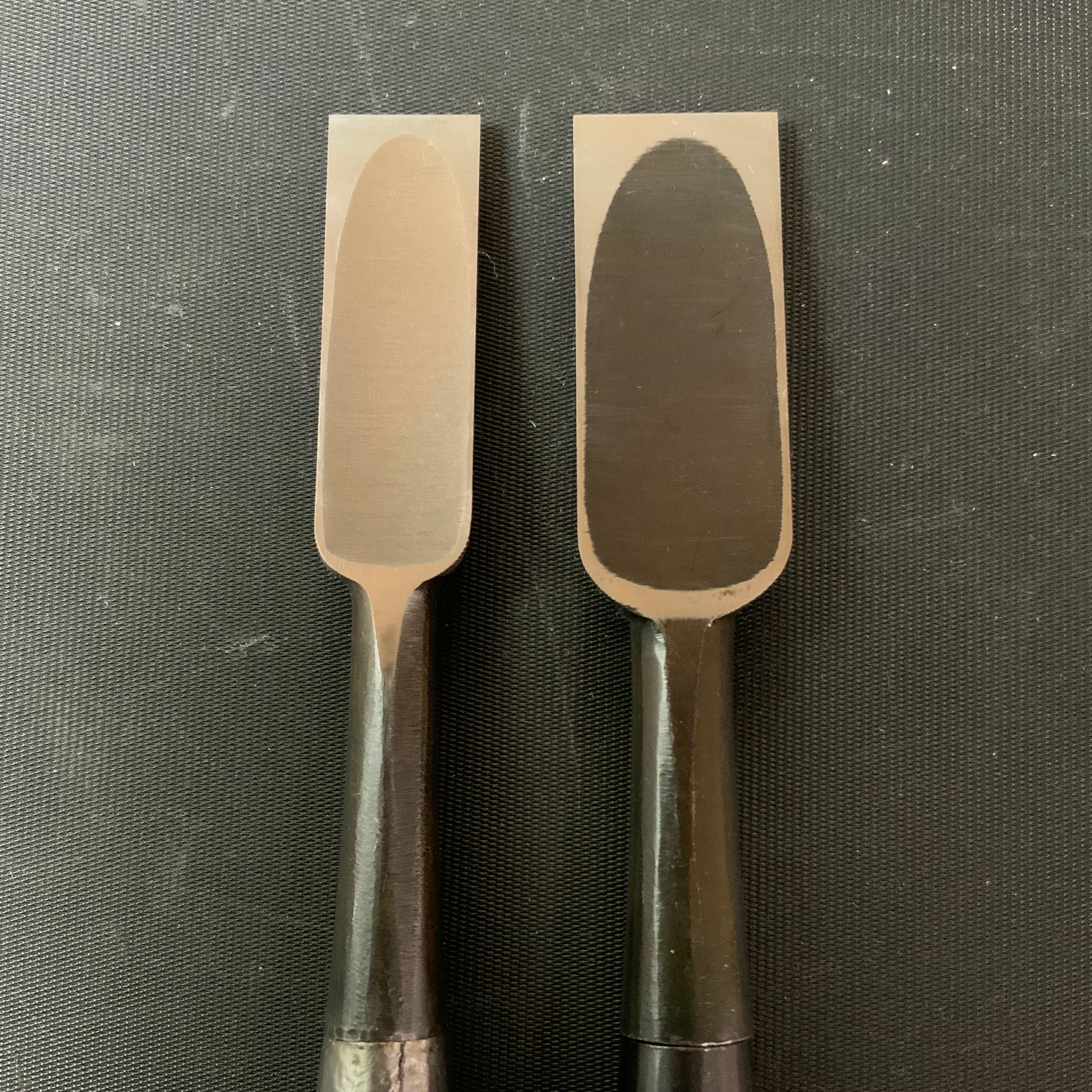 Tasai Fusetsu Bench chisels (Oirenomi) with blue steel 田斎風雪作 黒仕上 追入鑿 18,24mm