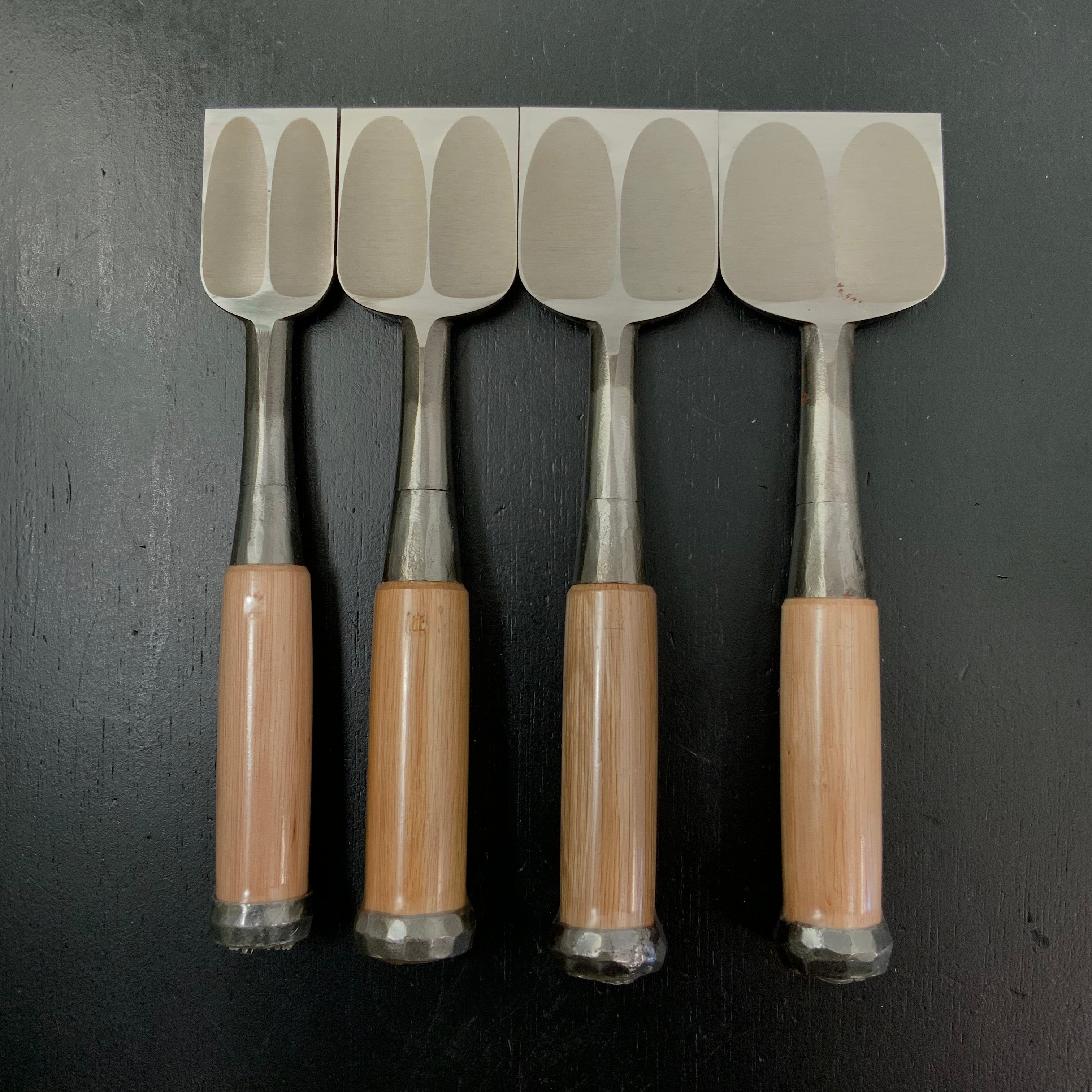 Old Stock Tasai Special Bench chisels (Oirenomi) with blue steel 掘出し物 田斎作 磨き仕上 追入鑿 二つ裏