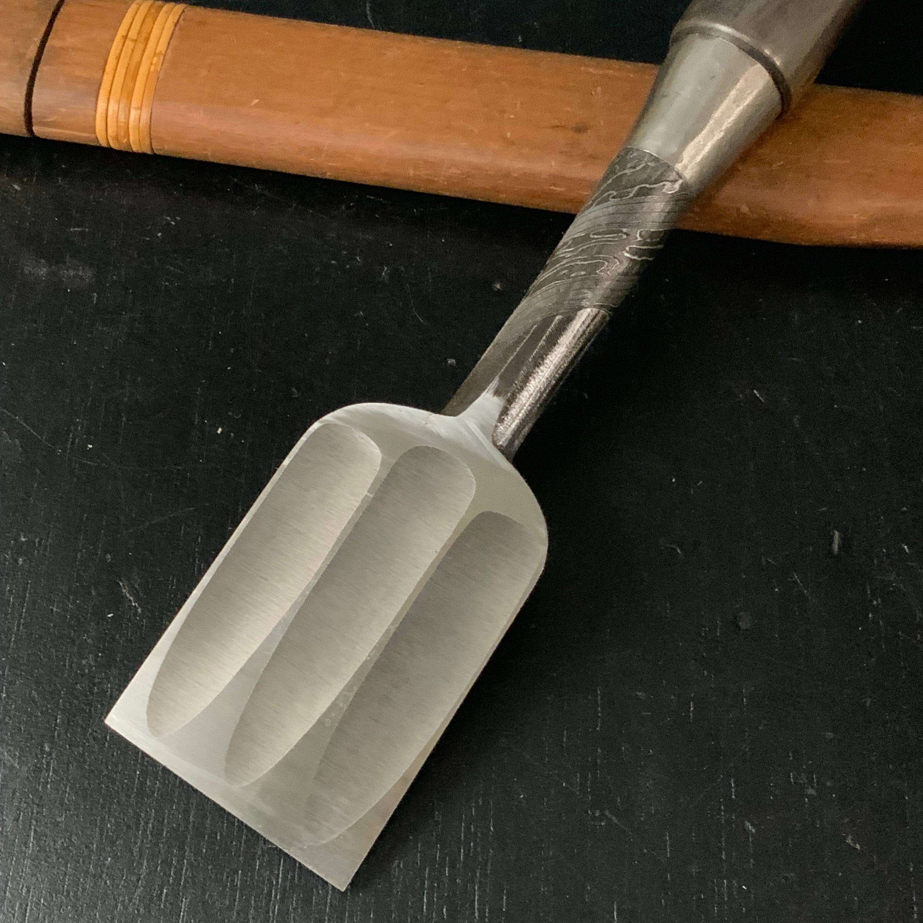 Tasai Mokume Special Medium Timber chisels with black wood handle 田斎作 木目 中叩き鑿 黒檀柄 三つ裏 48mm Chutatakinomi