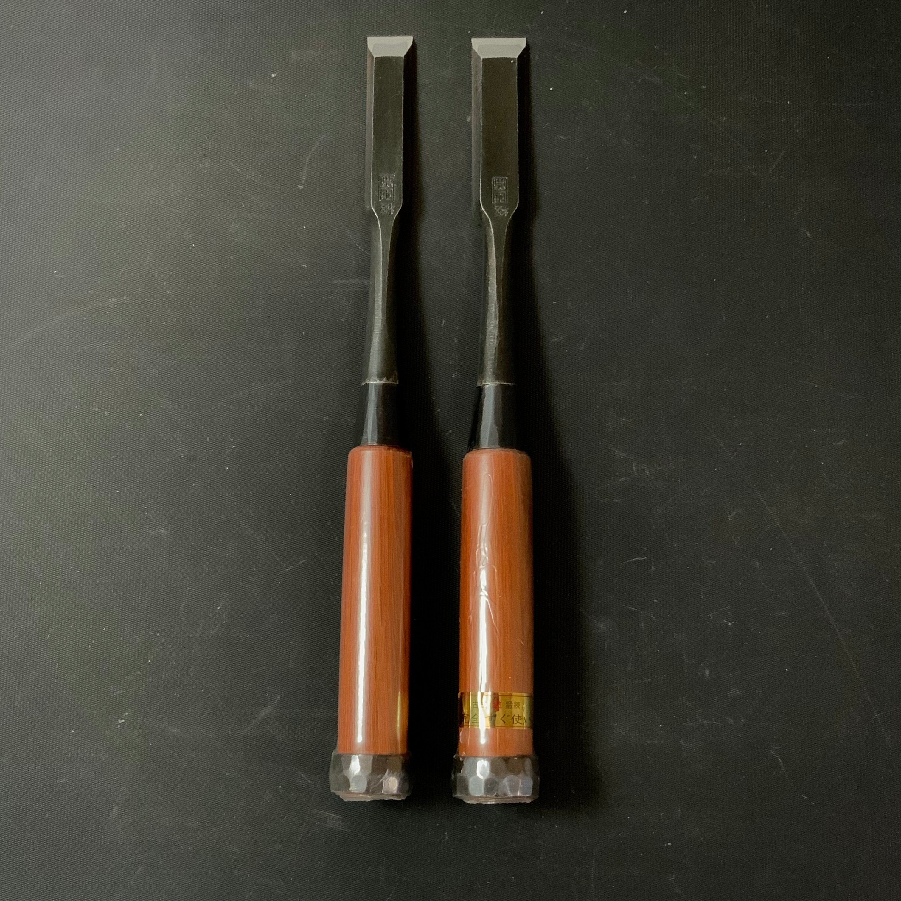 Tasai Bench chisels (Tokusun Oirenomi) with blue steel 田斎作 黒仕上 特寸追入鑿