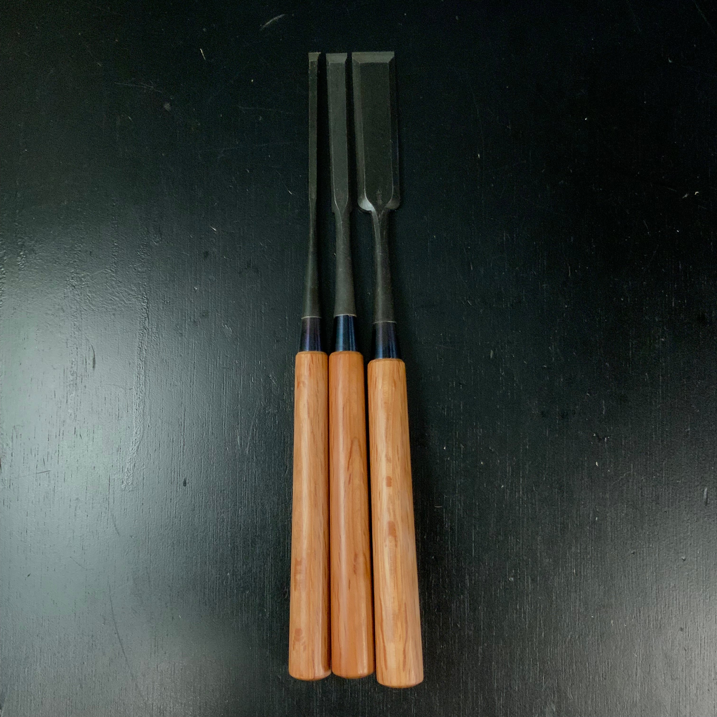 Old stock Yoshimasa Paring chisels Set (Usunomi) with white steel 掘出し物 善正 面取薄鑿 3本組