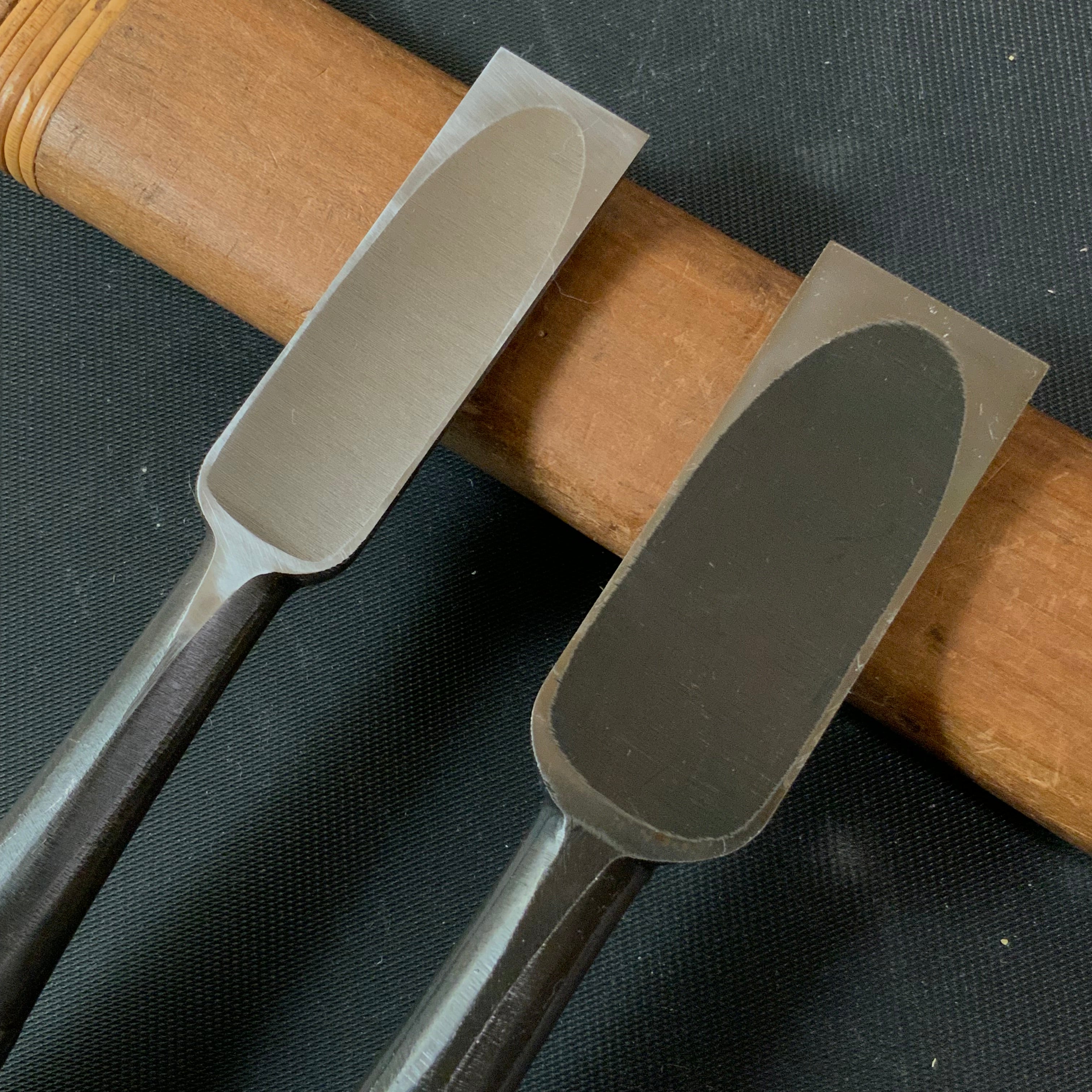 Tasai Fusetsu Bench chisels (Oirenomi) with blue steel 田斎風雪作 黒仕上 追入鑿 18,24mm