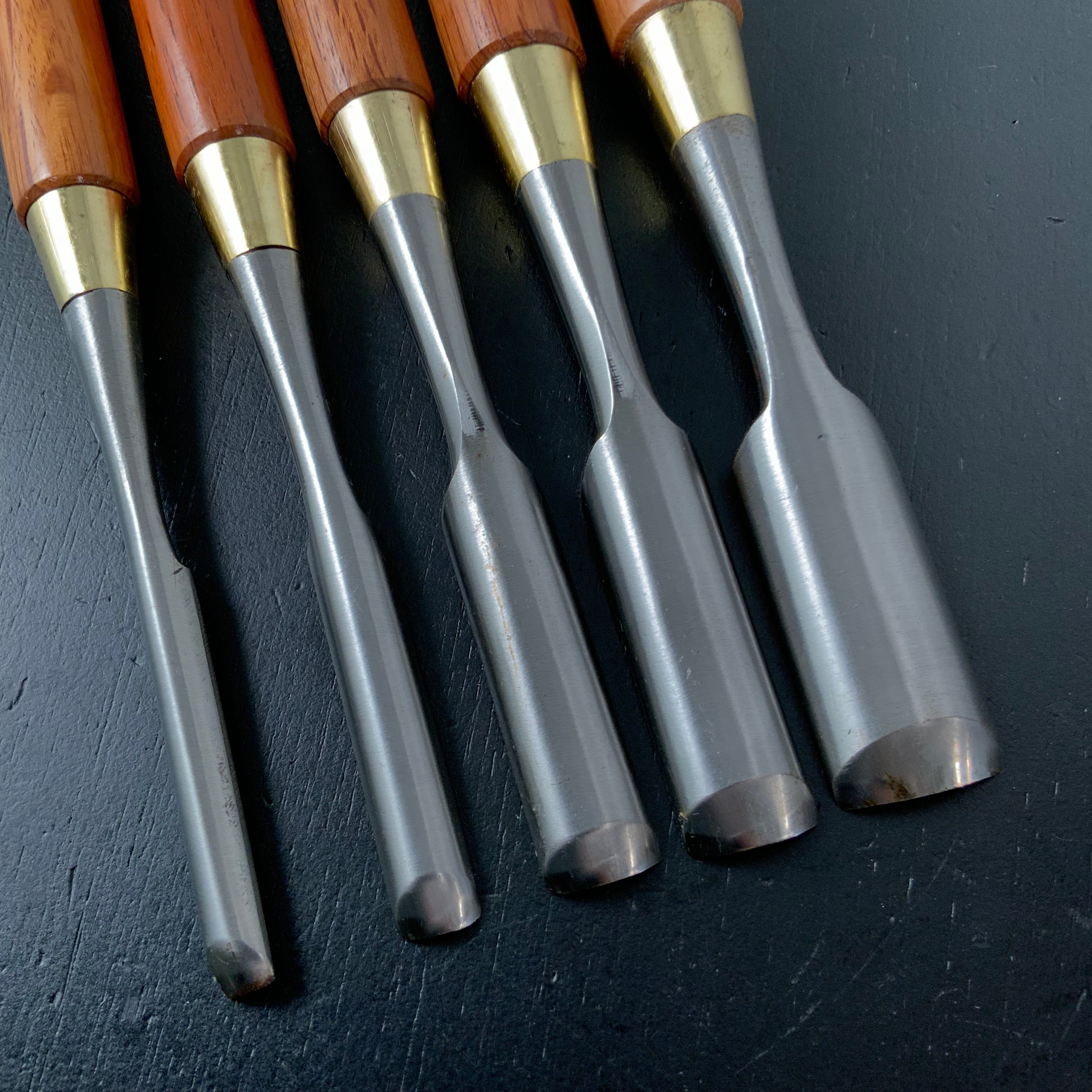 Toshikuni Uchimaru chisels set with white steel 利國 内丸組鑿 5本組