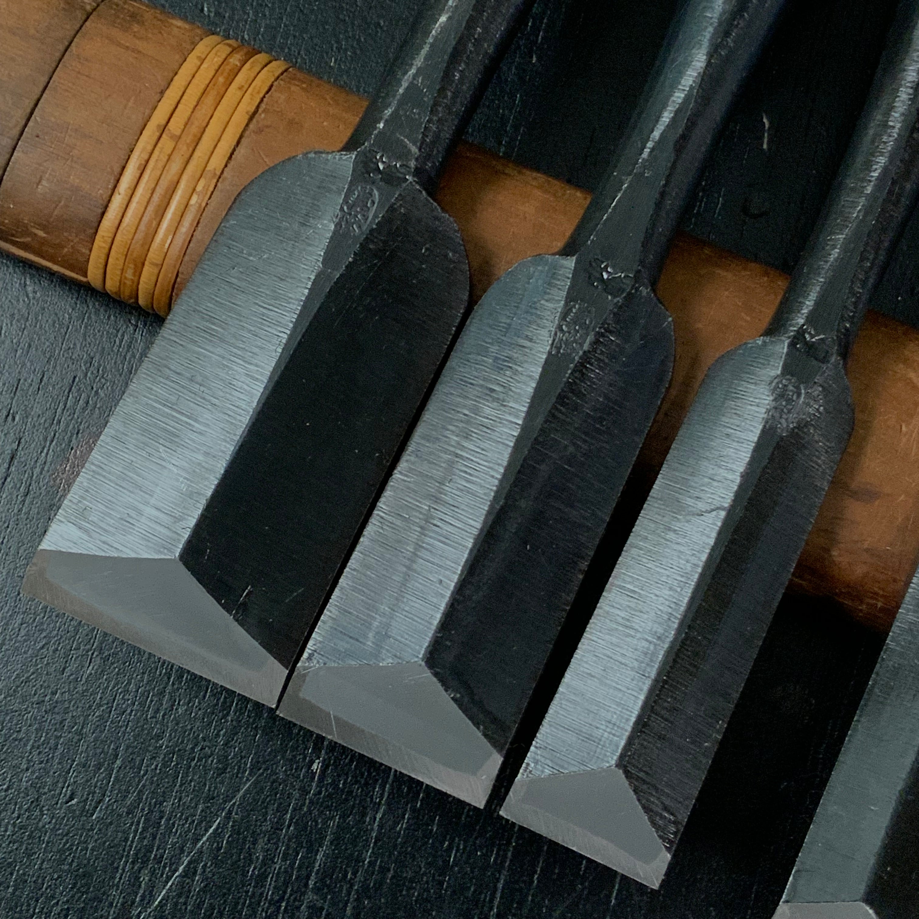 Yoshitaka Dovetail Bench chisels 5pc set / 義隆 追入鎬組鑿 5本組 Oirenomi