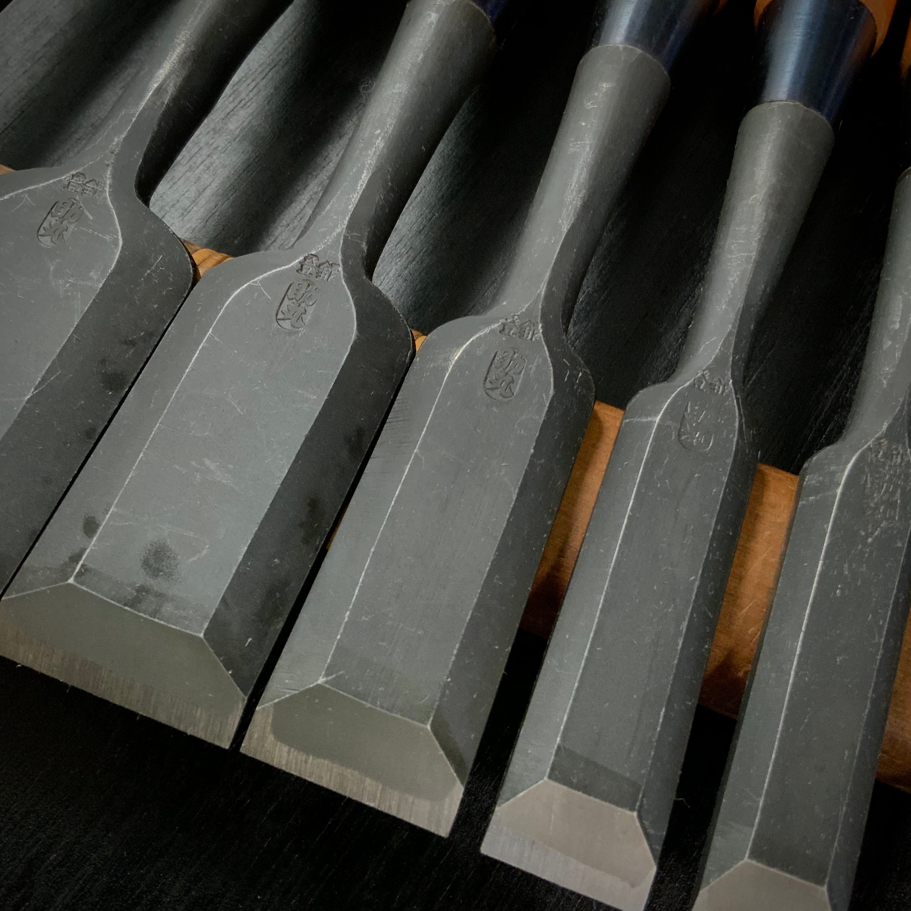 Sukemaru Bench chisels set by Usui Yoshio with Red oak handle 四代助丸 碓氷淑郎 追入組鑿 赤樫柄