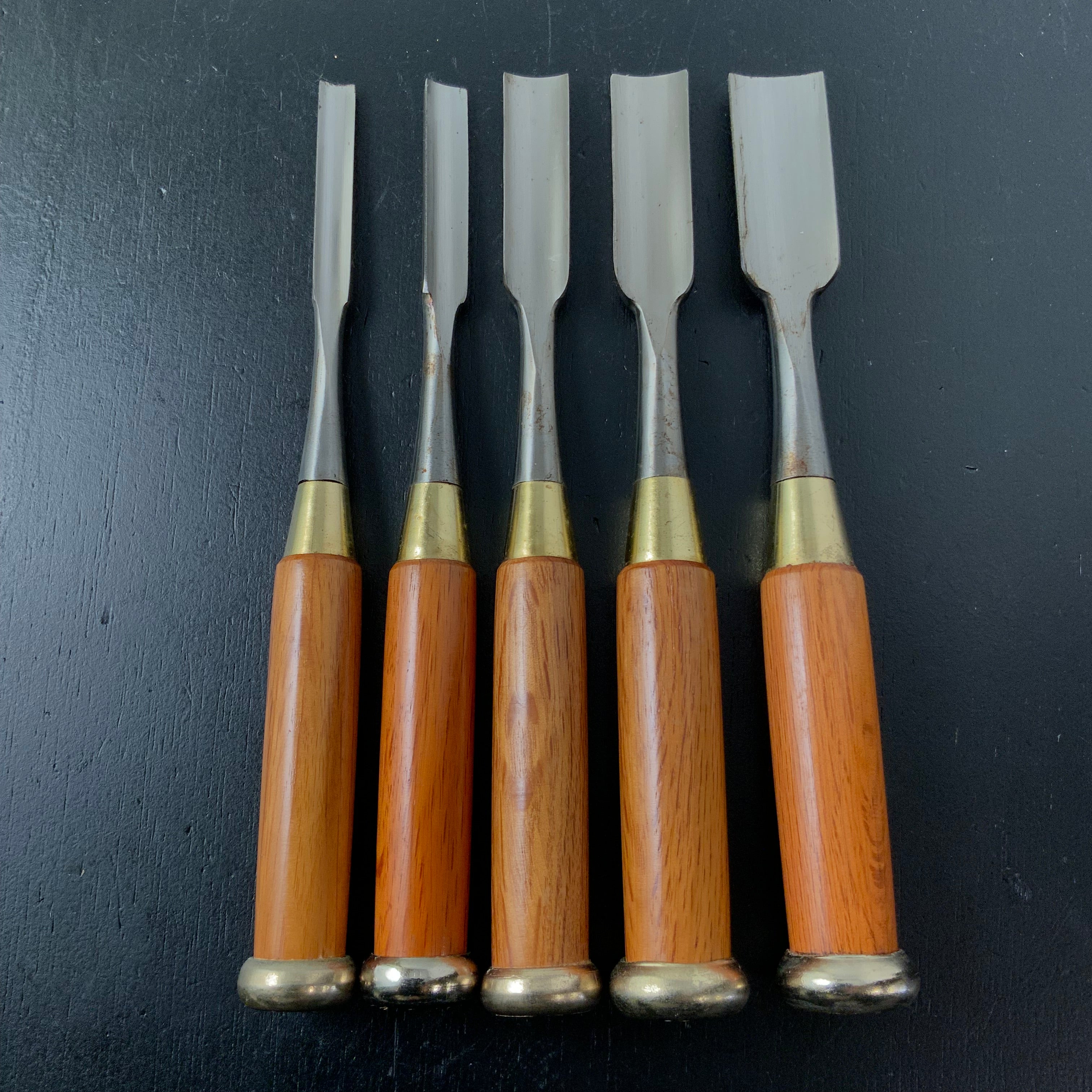 Toshikuni Uchimaru chisels set with white steel 利國 内丸組鑿 5本組