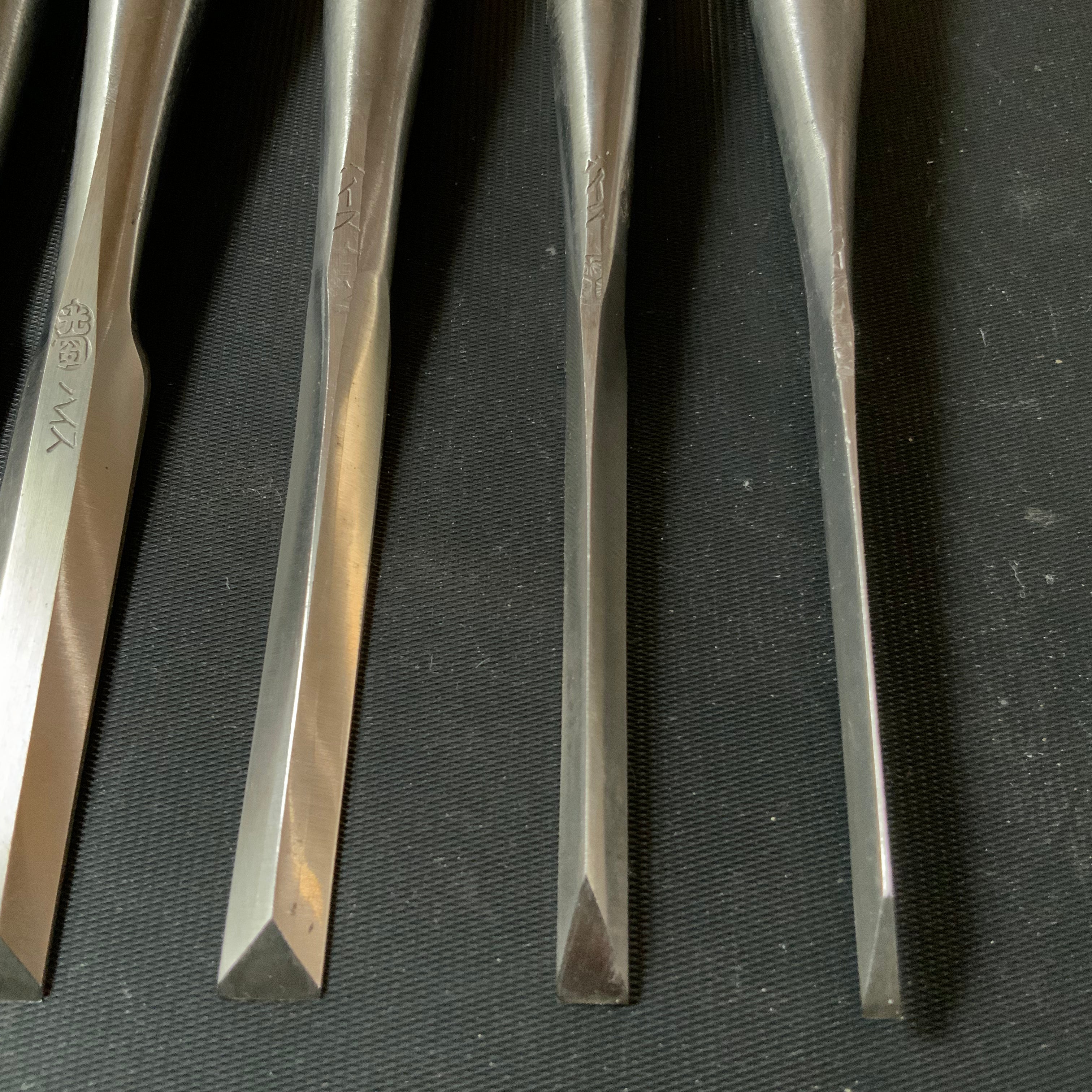 Old stock #6 Sukemaru 4th Wholesaler stamp High-Speed Steel Bench chisels set 掘出し物 四代助丸 問屋銘 ハイス鋼追入組鑿 Oirenomi