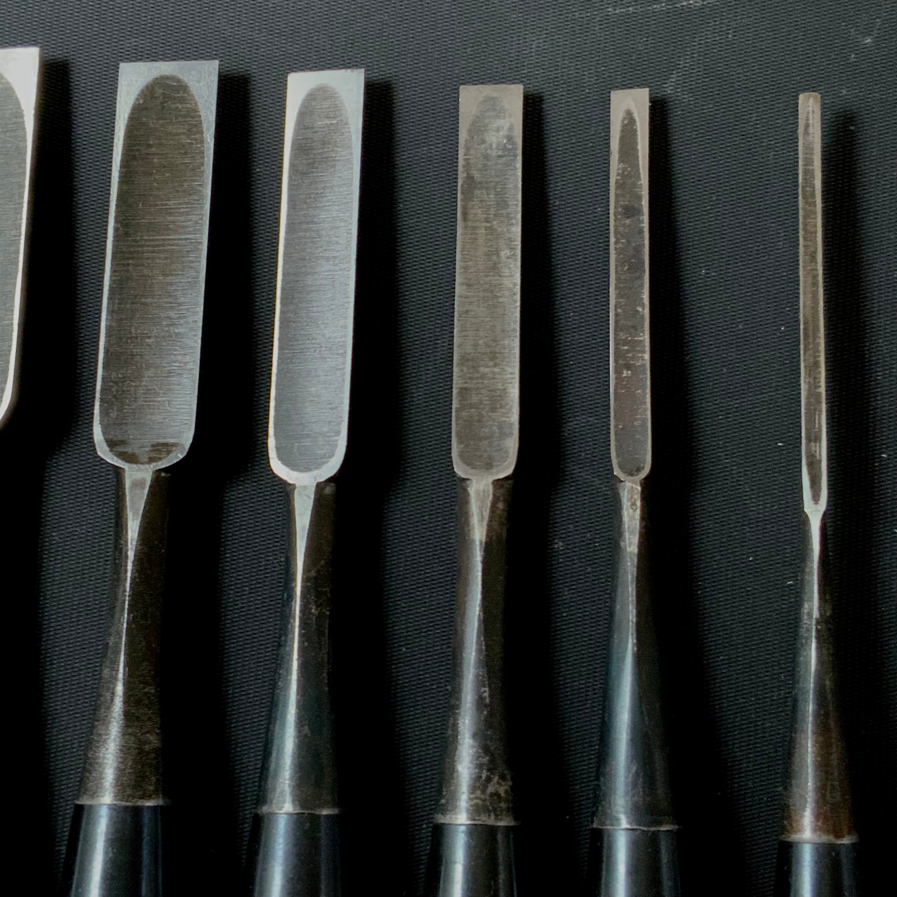 Iwazaki Dovetail Bench chisels set by Iwazaki Eisuke 岩崎永祐作 岩崎 追入鎬組鑿 Oirenomi