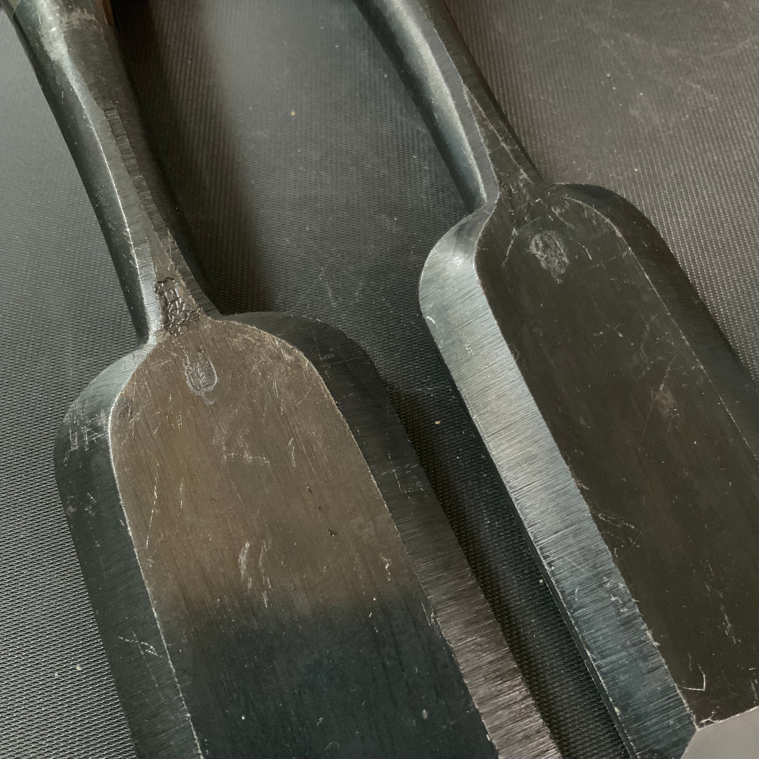 Old stock Yoshitaka Usunomi chisels Tatakinomi 掘出し物 義隆 薄鑿 42mm 48mm