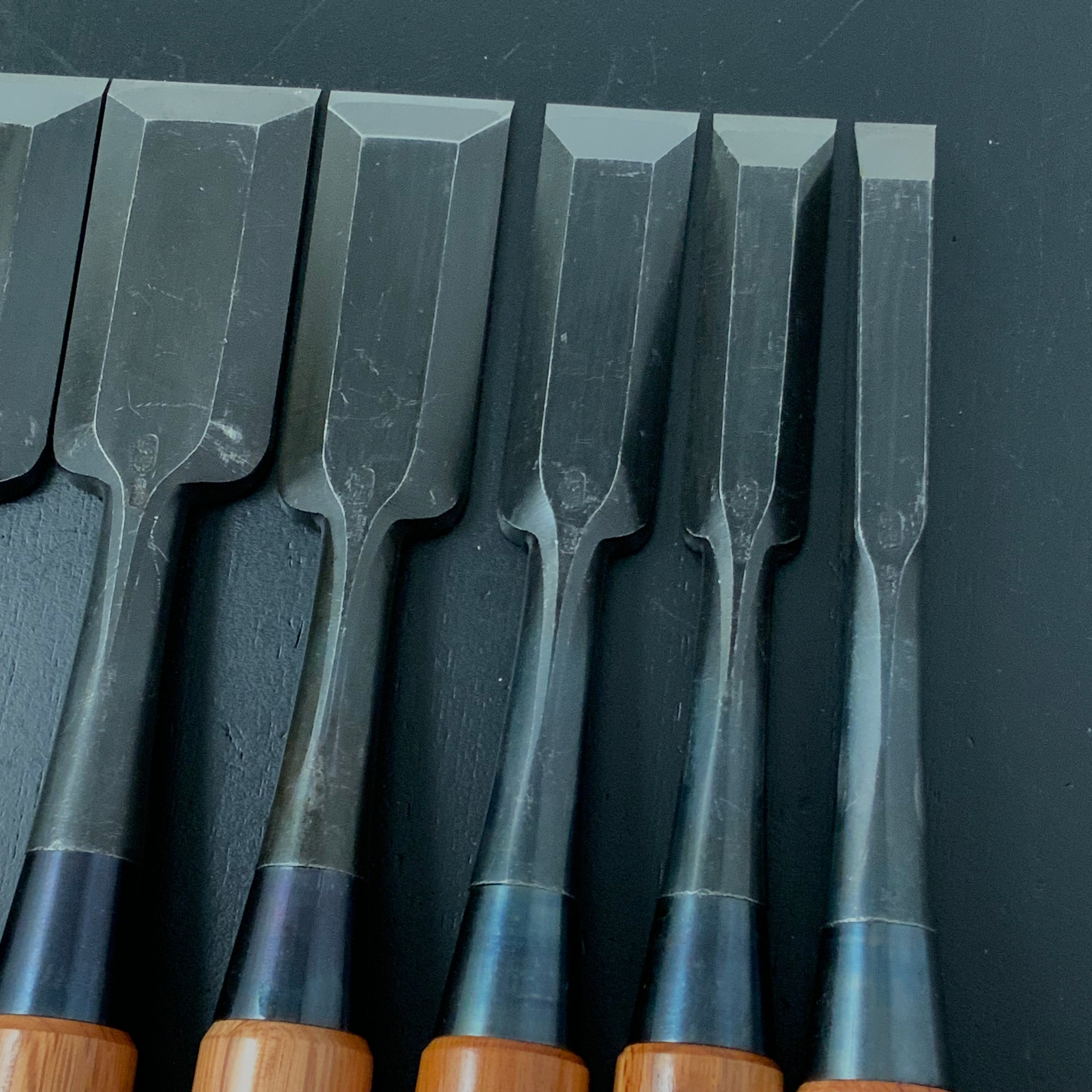 Sukemaru 4th High-Speed Steel Timber chisels set by Usui Yoshio (phoenix pattern) 四代助丸 碓氷淑郎 鳳凰模様入叩き組鑿 三つ裏 6本組 tatakinomi