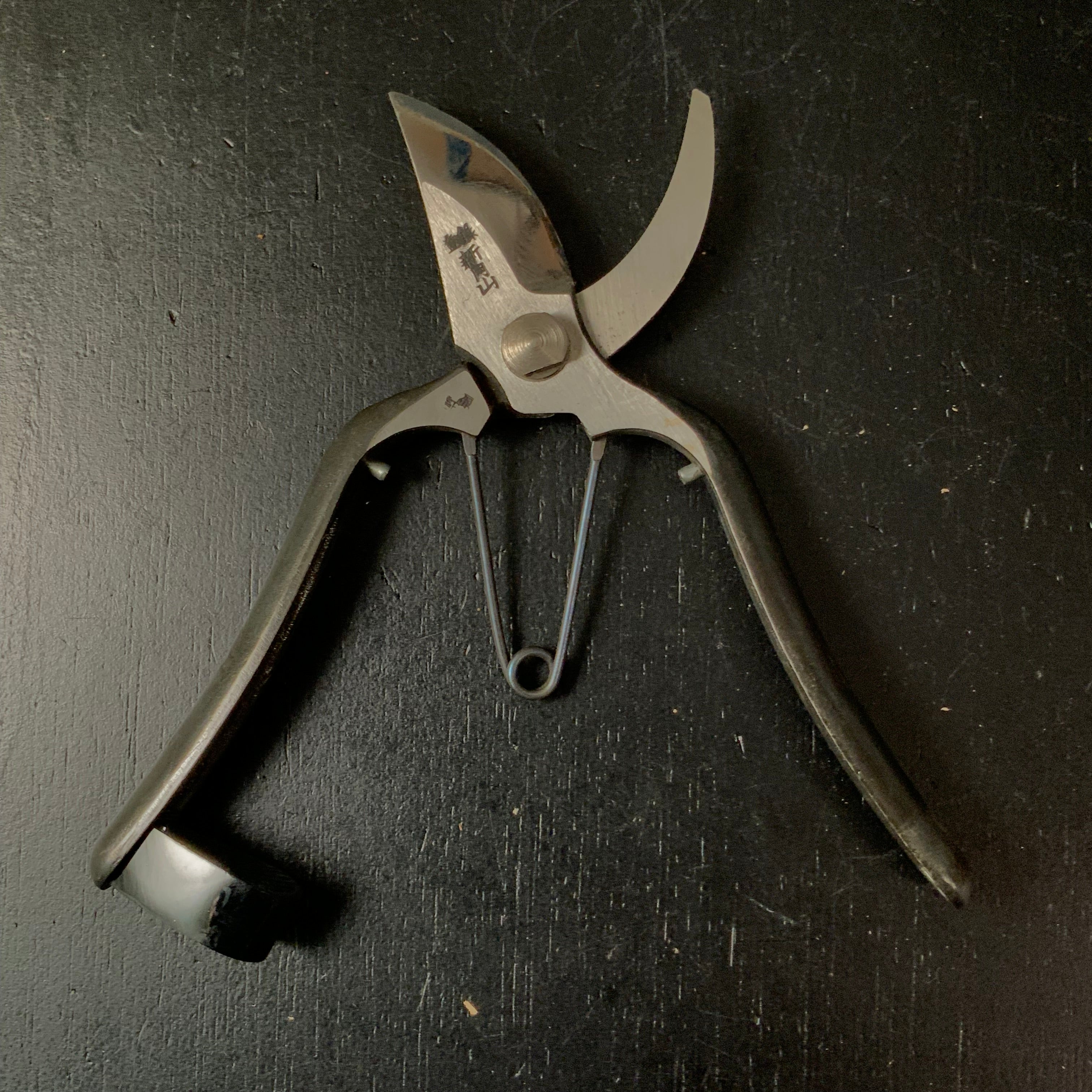 Shingetsuyama Hitting Pruning Shears 180mm 新月山 剪定鋏 皮止 180mm