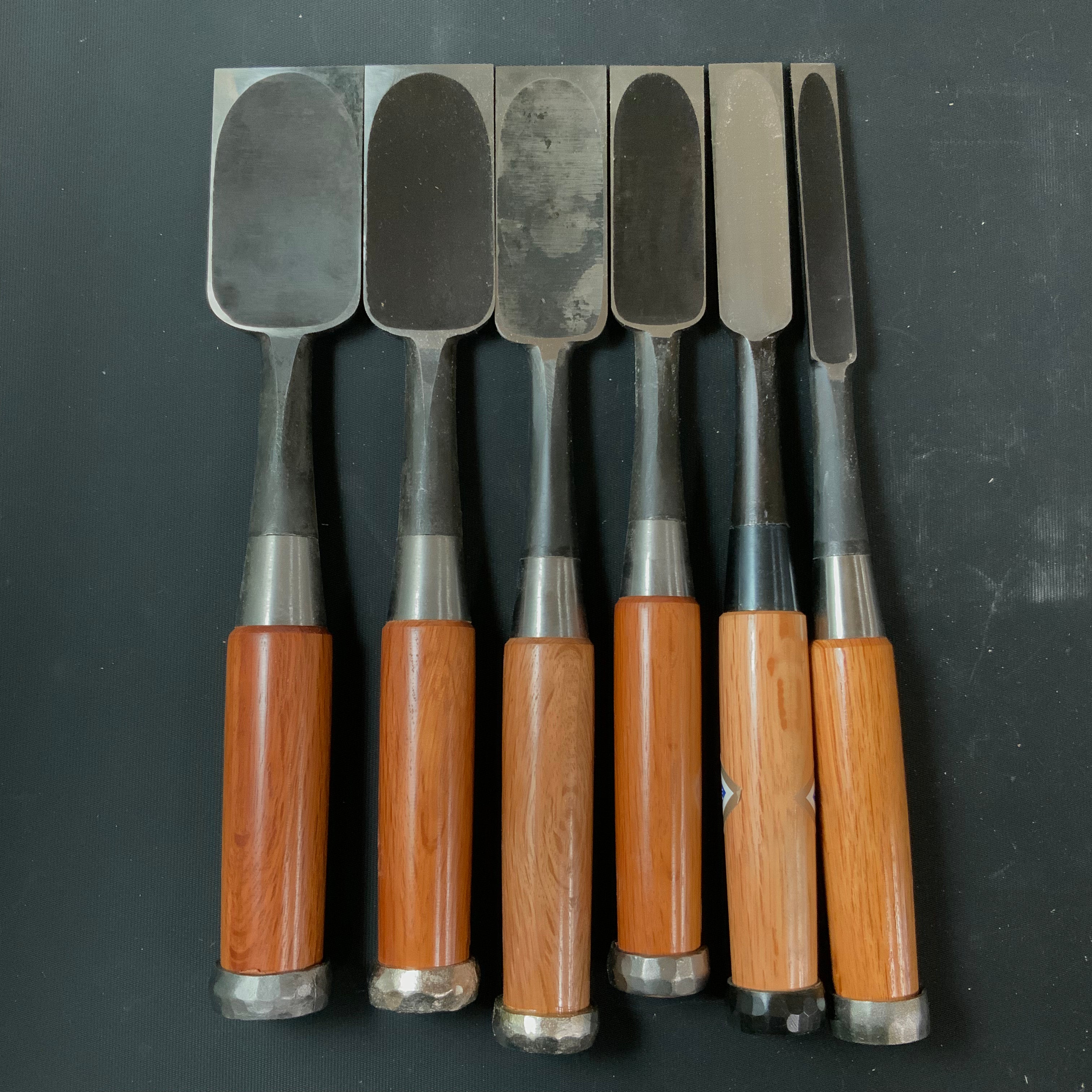 Mixed tinber chisels set Koshitaka and kikuhiromaru with White Steel 越孝・是弘 厚鑿 六本組 Atsunomi