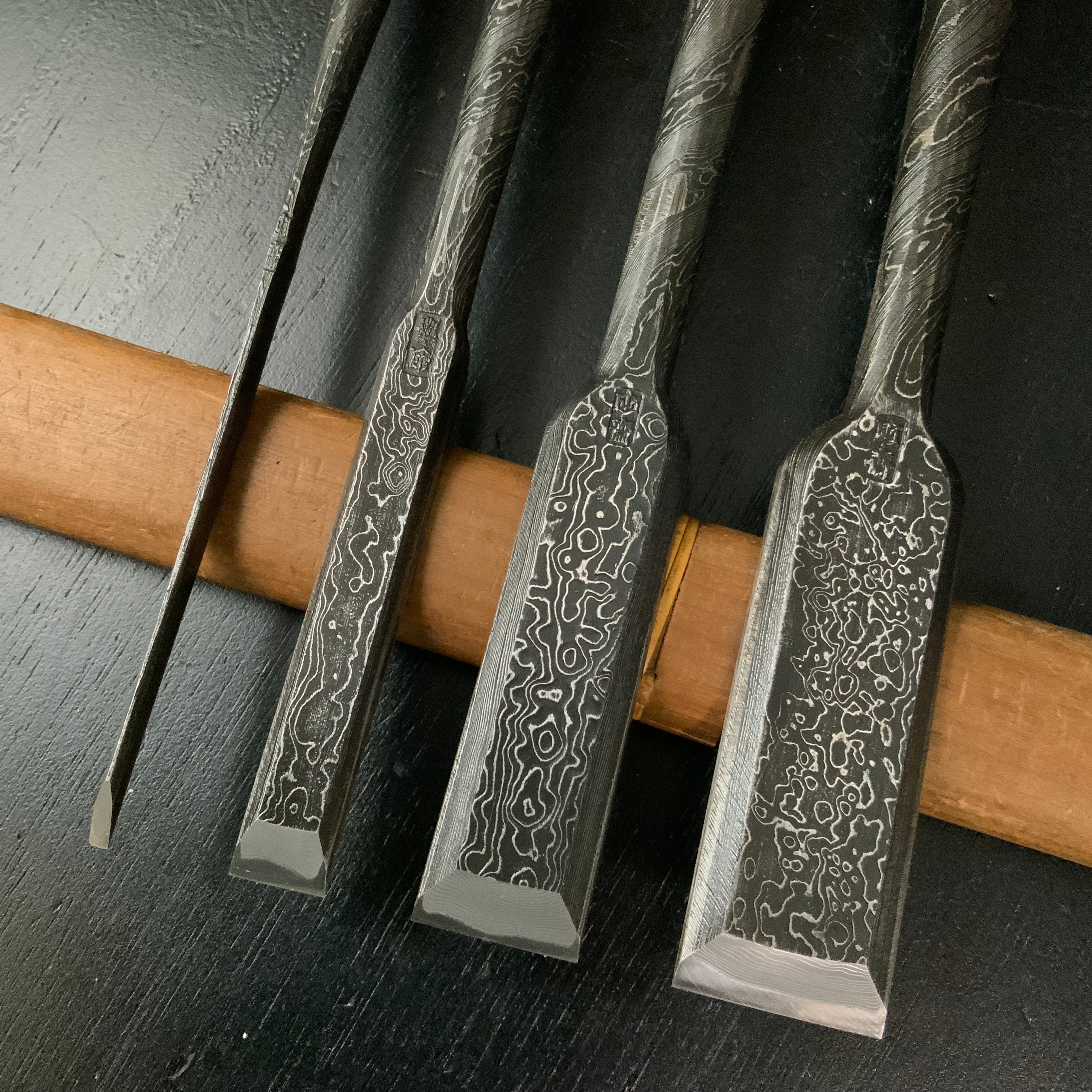 Tasai Mokume Special Paring chisels (Usunomi) with blue steel 田斎作 木目 薄鑿 紫檀柄