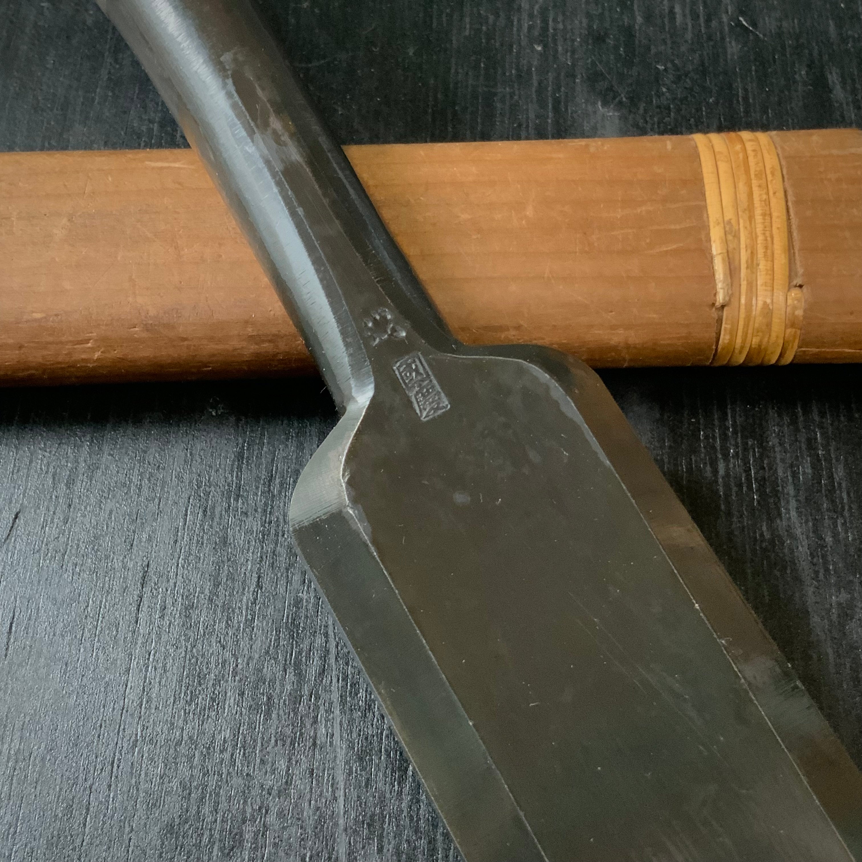 Old stock Kunikei 3rd Generations Timber chisels by Ikeda Yoshiro 掘出し物 池田慶郎氏 三代目国慶作 叩鑿 42mm Tatakinomi