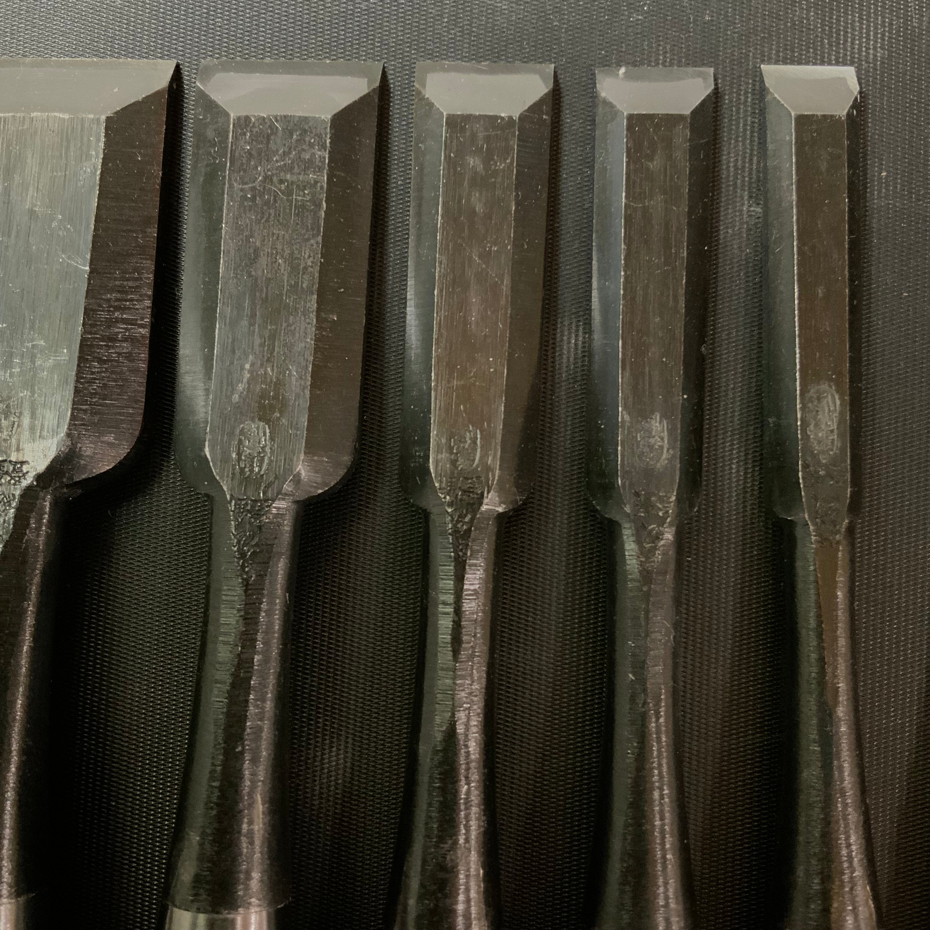 Yoshitaka Bench chisels set (Oirenomi) / 義隆 追入組鑿 10本組