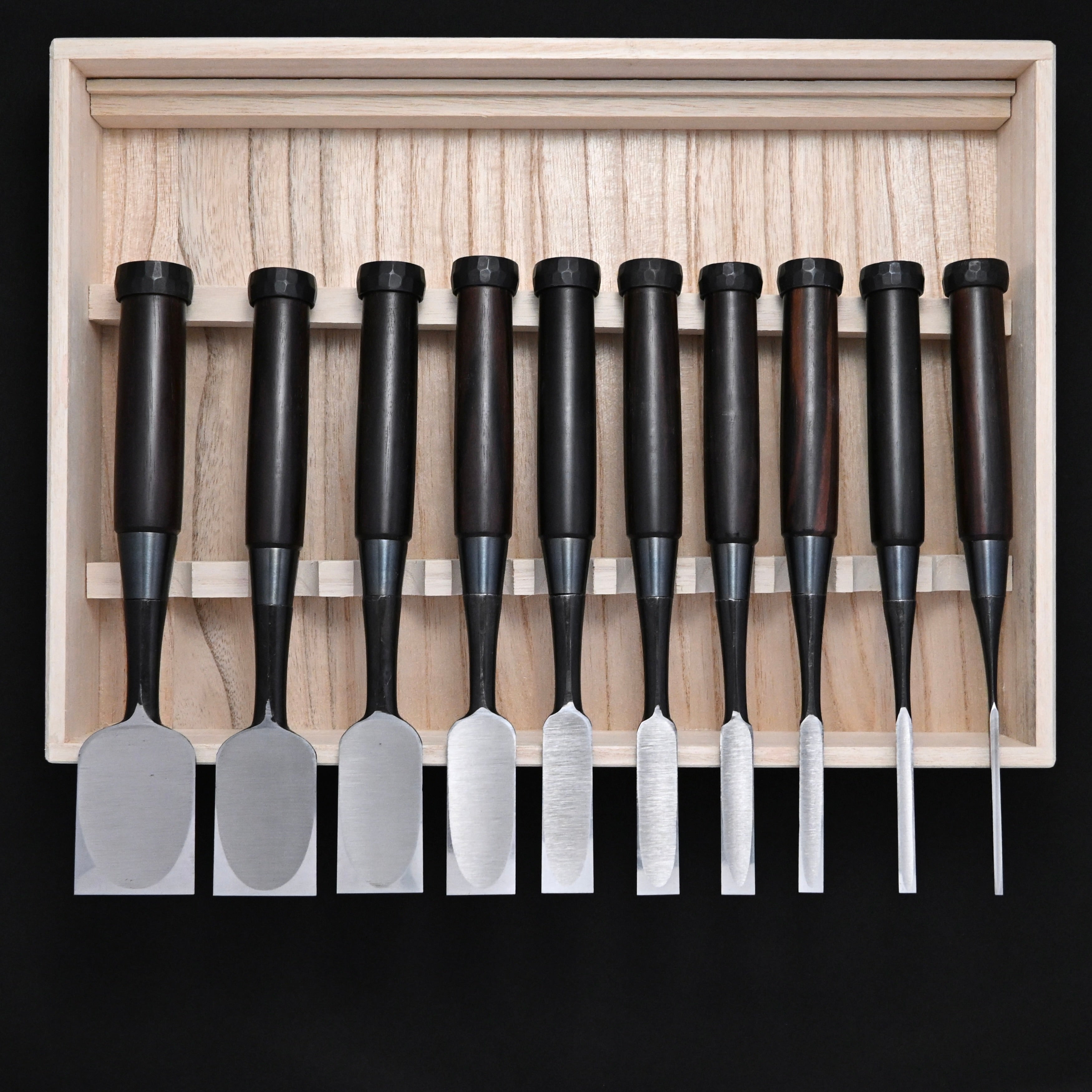 菊弘丸 追入組鑿 黒檀柄入 桐箱付 Kikuhiromaru Bench chisels set Ebony Handle with wooden box