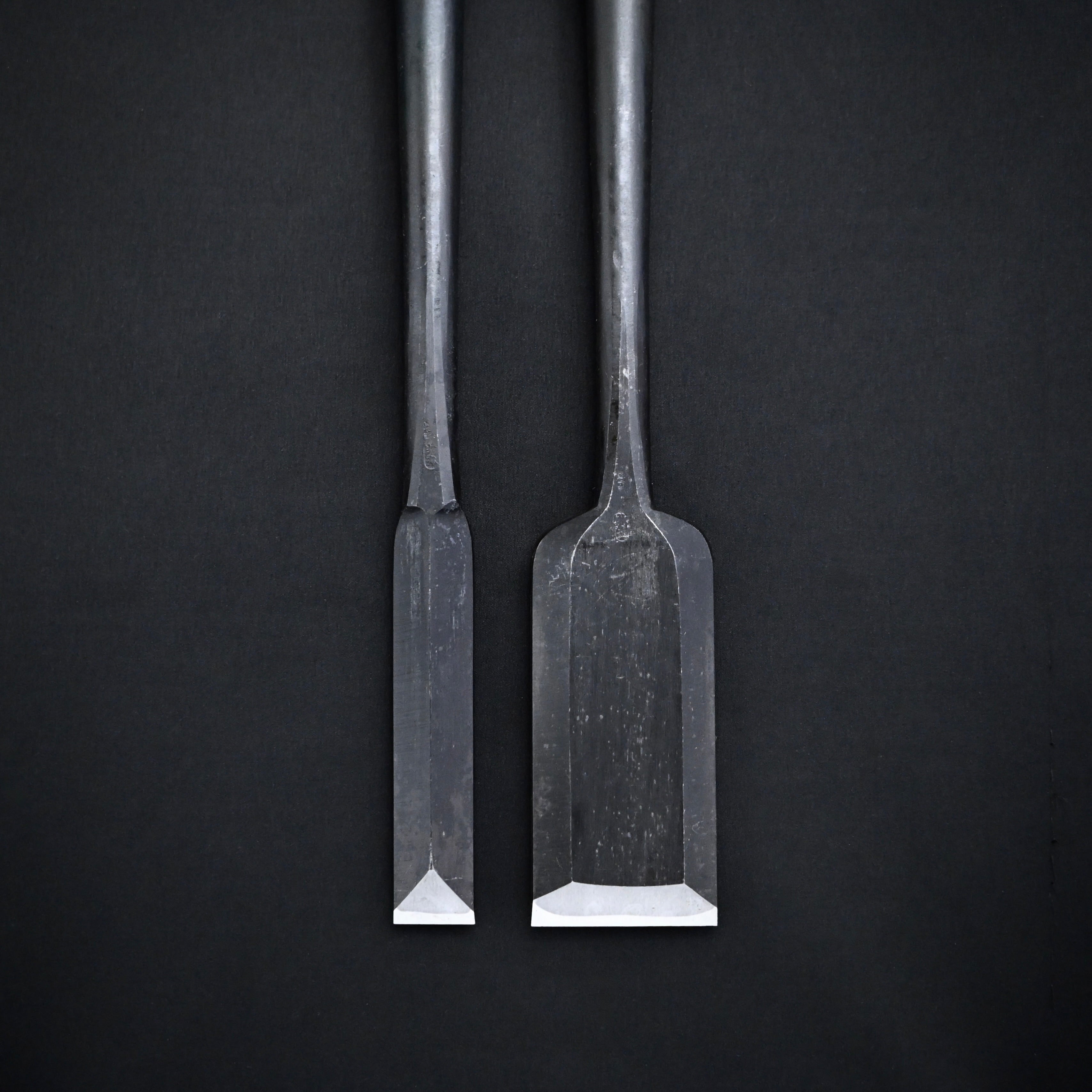 Sukemaru Slick Chisels set (Ootsuki-nomi, Hontsuki-Nomi) with white steel 助丸 本突き組鑿 24mm / 54mm