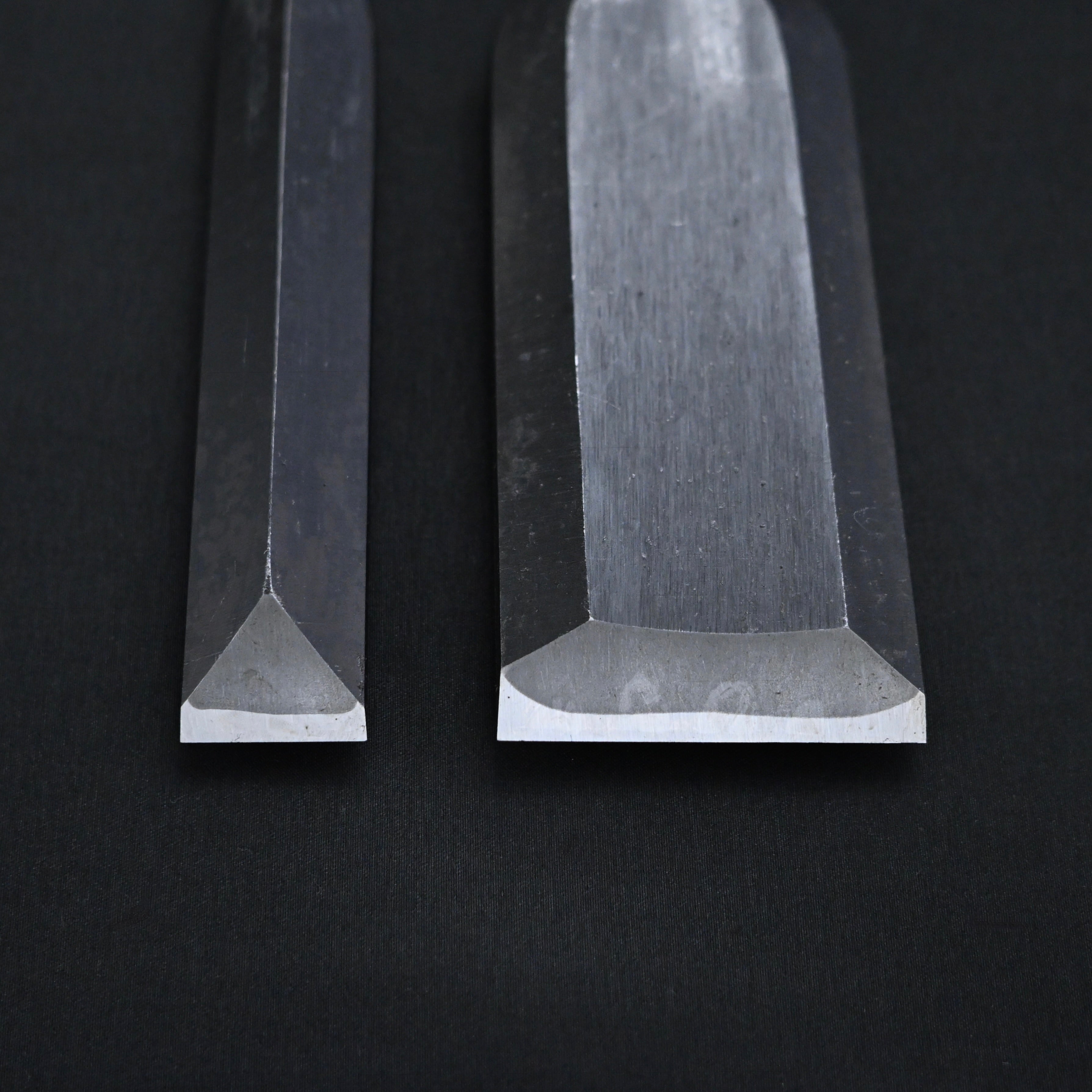 Sukemaru Slick Chisels set (Ootsuki-nomi, Hontsuki-Nomi) with white steel 助丸 本突き組鑿 24mm / 54mm