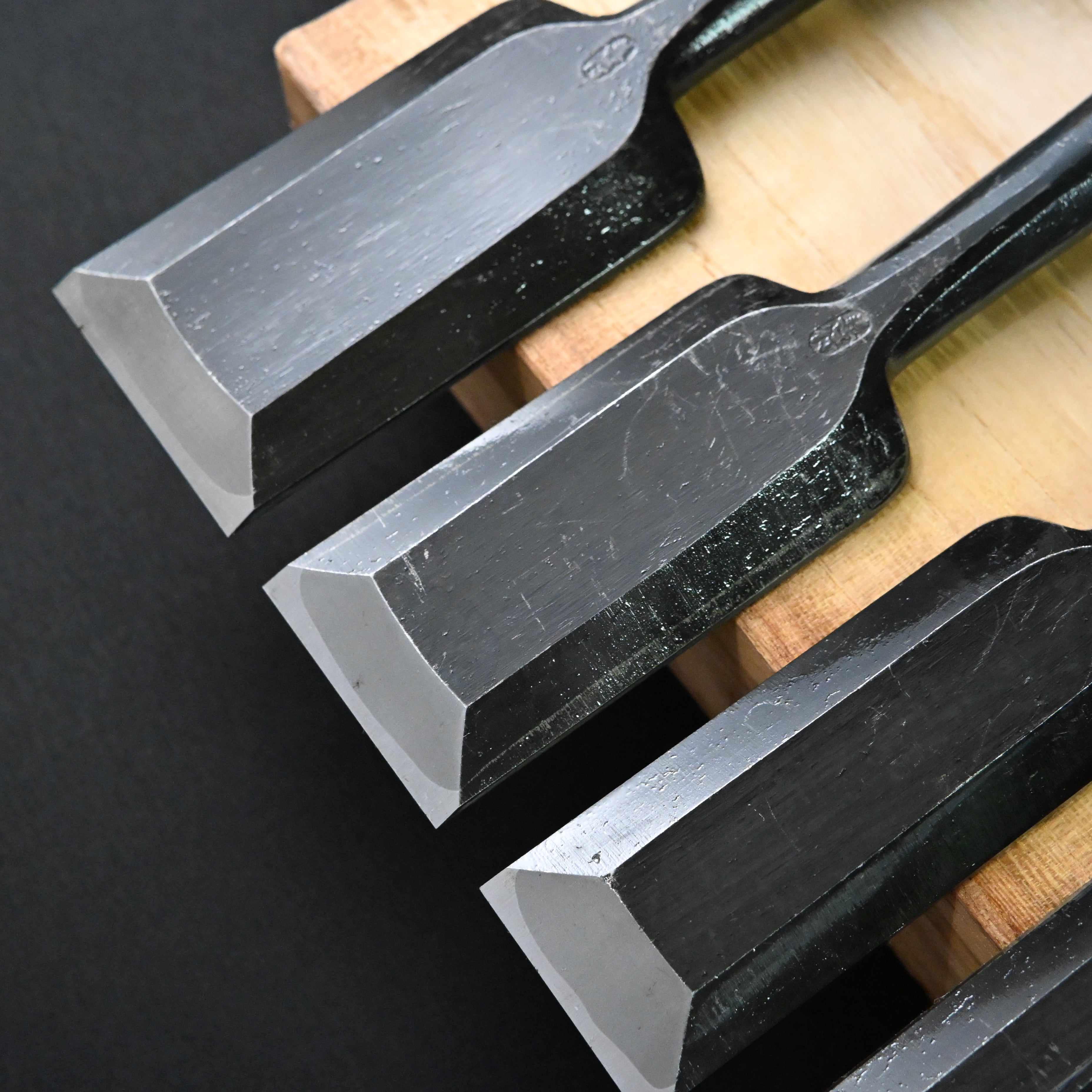#M195 Mixed Timber chisels set by unknown バラ鑿合わせ 叩き組鑿 5本組 作者不明