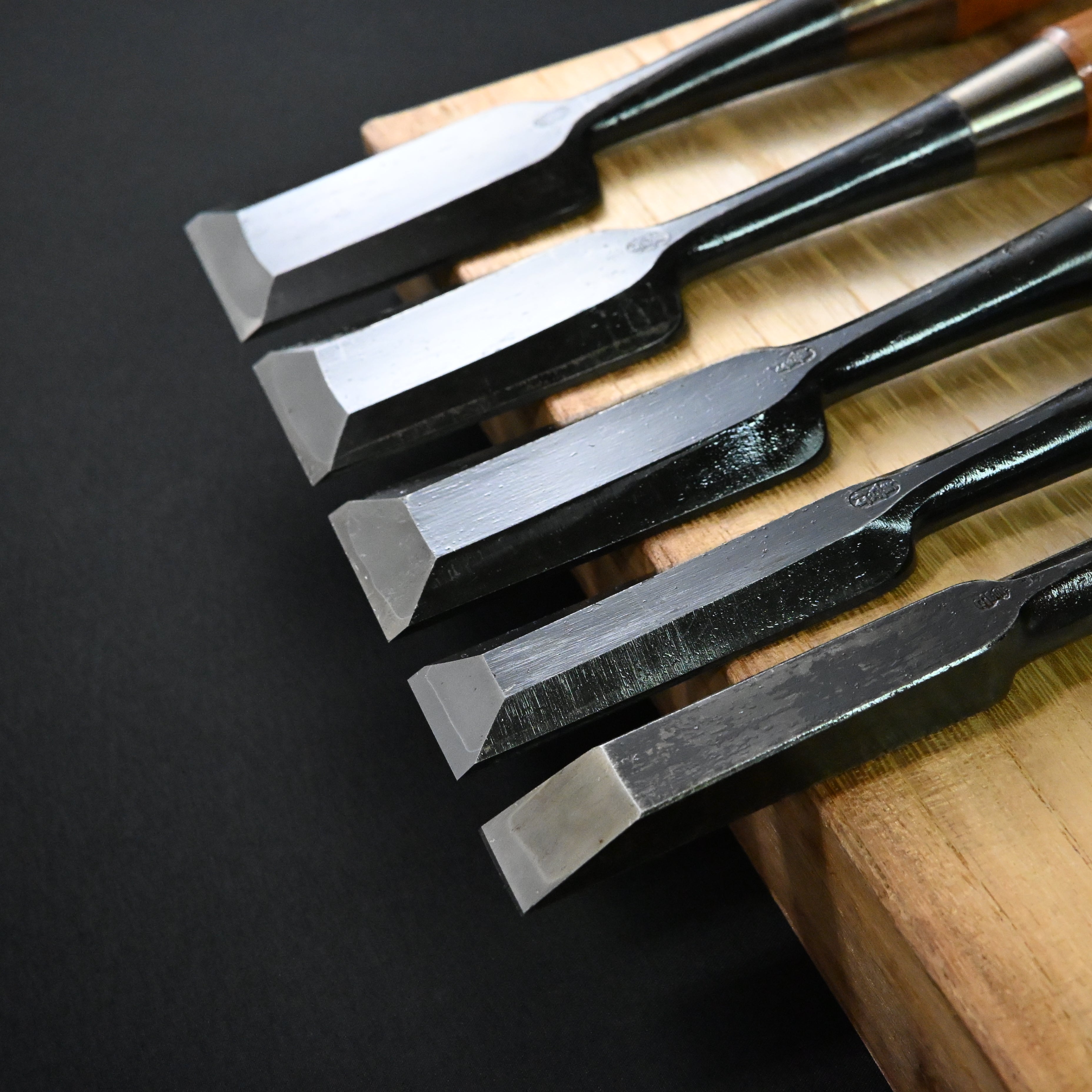 #M195 Mixed Timber chisels set by unknown バラ鑿合わせ 叩き組鑿 5本組 作者不明