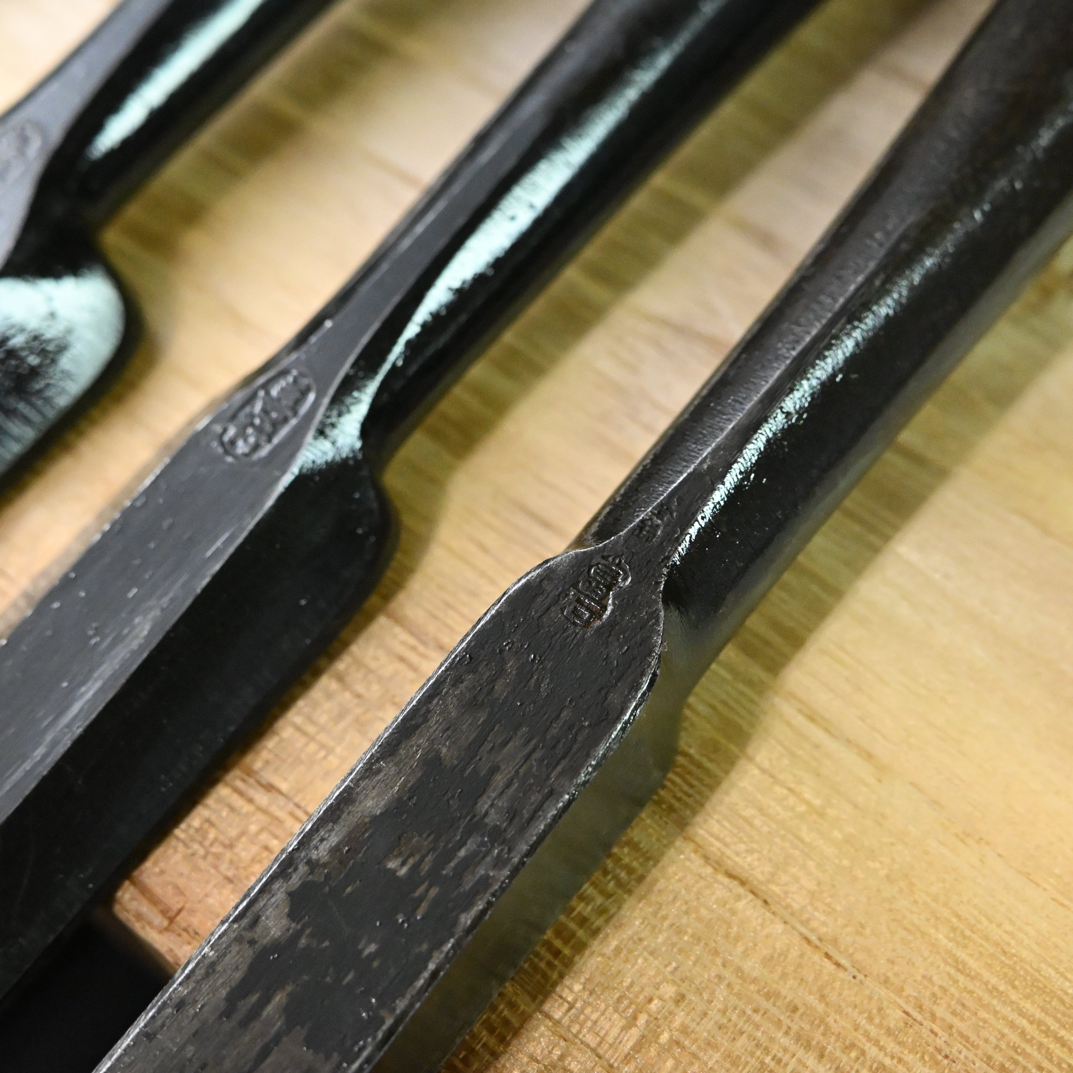 #M195 Mixed Timber chisels set by unknown バラ鑿合わせ 叩き組鑿 5本組 作者不明