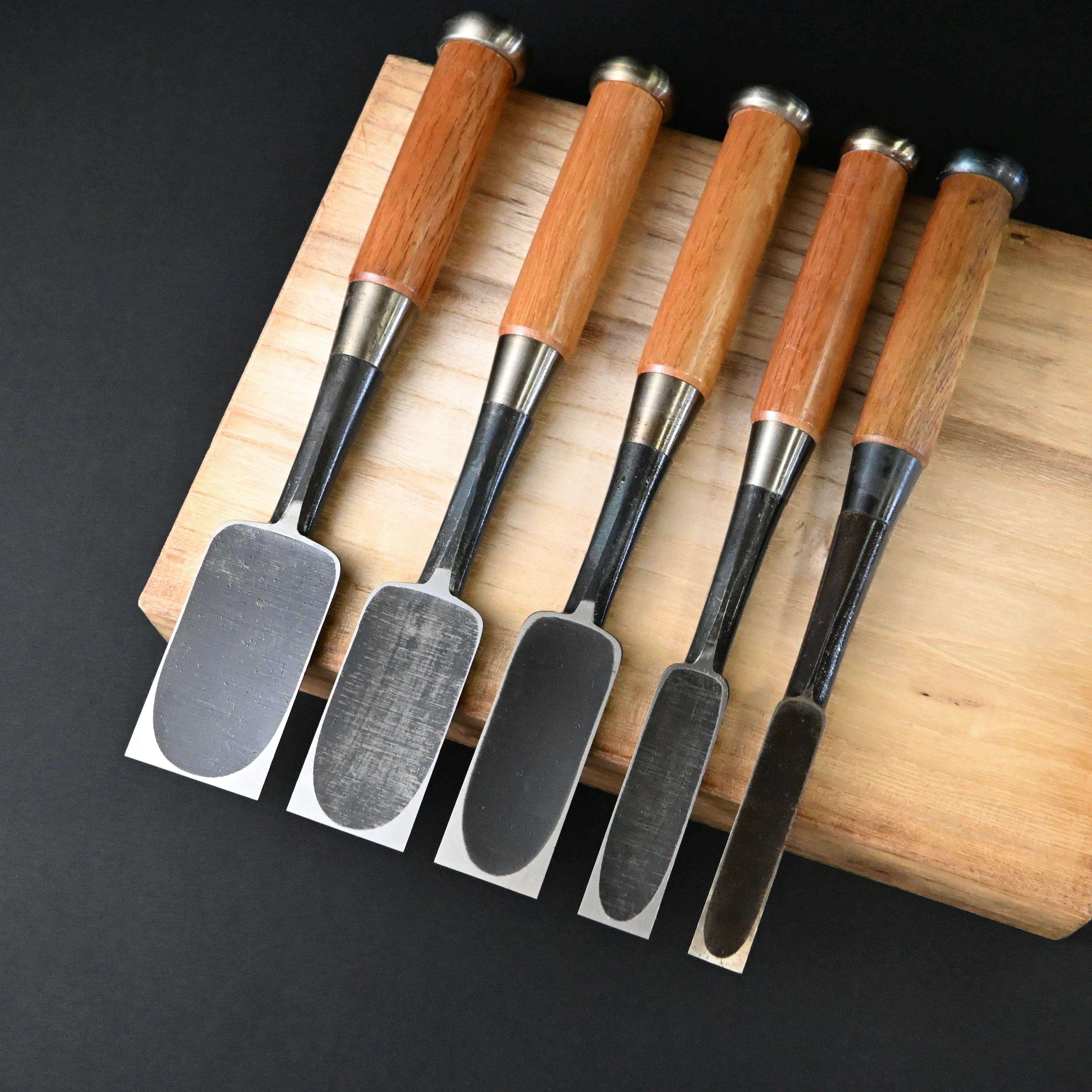 #M195 Mixed Timber chisels set by unknown バラ鑿合わせ 叩き組鑿 5本組 作者不明