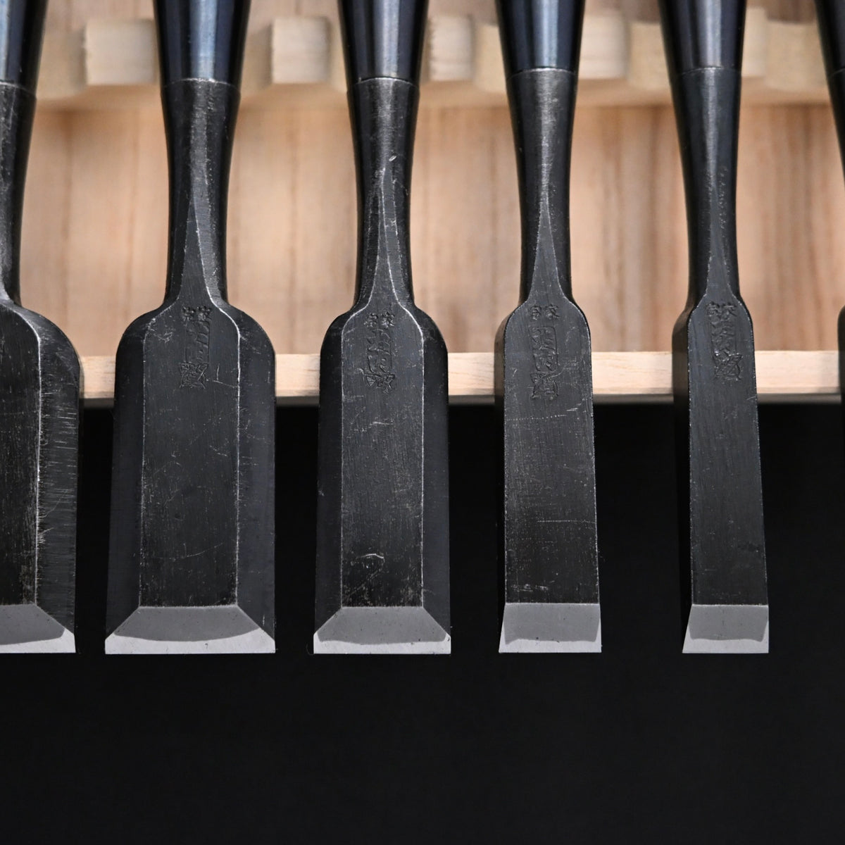 宗家大内 追入組鑿 黒檀柄 桐箱付 四代目大内俊明作 Ouchi Bench chisels set Ebony Handle by Ouchi 4th generation