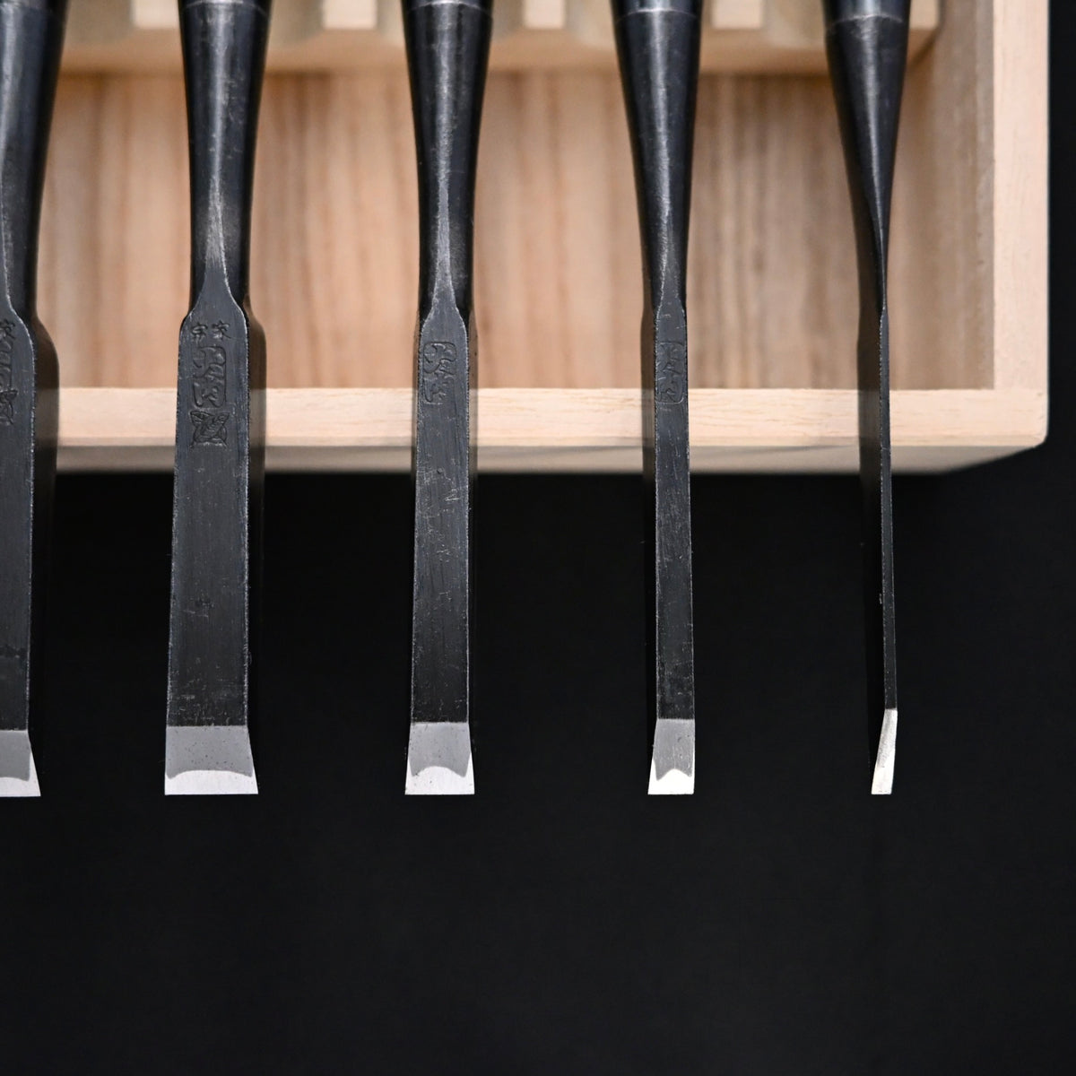 宗家大内 追入組鑿 黒檀柄 桐箱付 四代目大内俊明作 Ouchi Bench chisels set Ebony Handle by Ouchi 4th generation