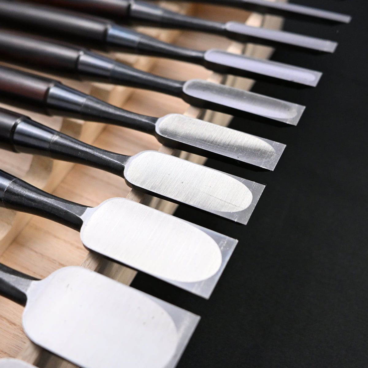 宗家大内 追入組鑿 黒檀柄 桐箱付 四代目大内俊明作 Ouchi Bench chisels set Ebony Handle by Ouchi 4th generation