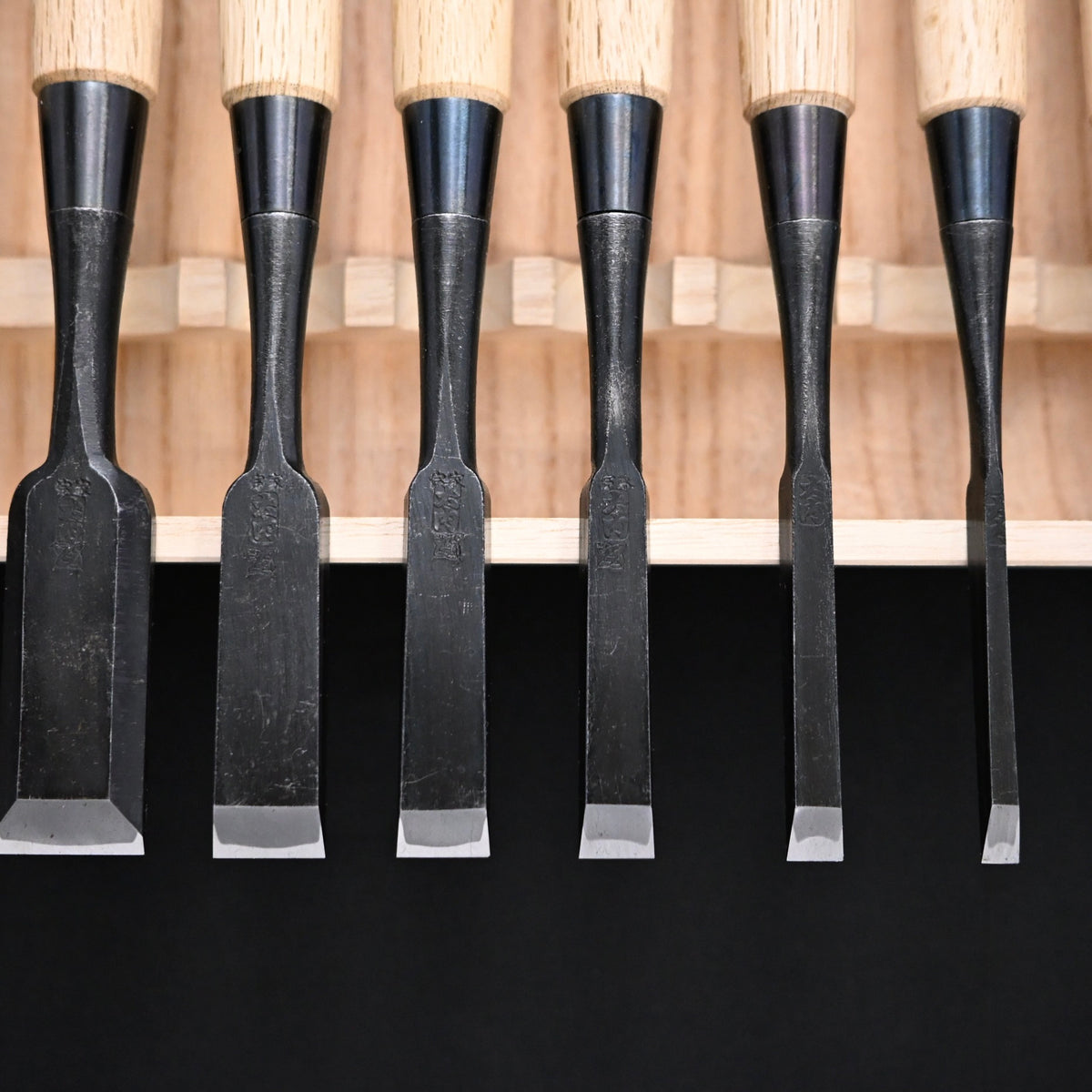 Ouchi Bench chisels set by Ouchi 4th generation white Oak Handle 宗家大内 追入組鑿 芯持白樫柄 桐箱付 四代目大内俊明作