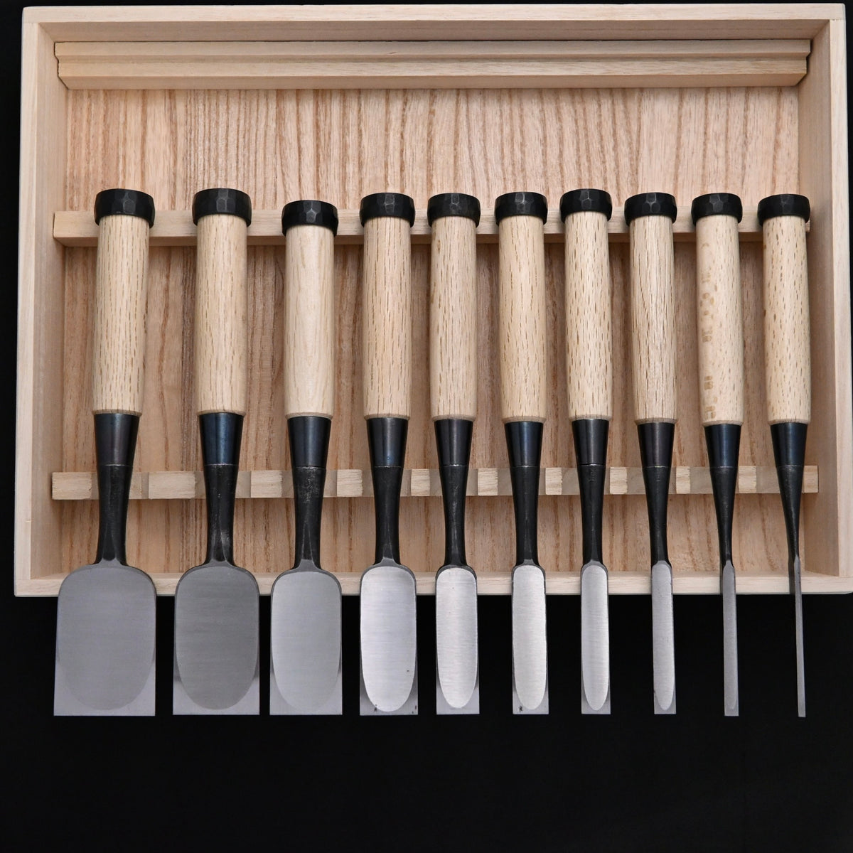 Ouchi Bench chisels set by Ouchi 4th generation white Oak Handle 宗家大内 追入組鑿 芯持白樫柄 桐箱付 四代目大内俊明作
