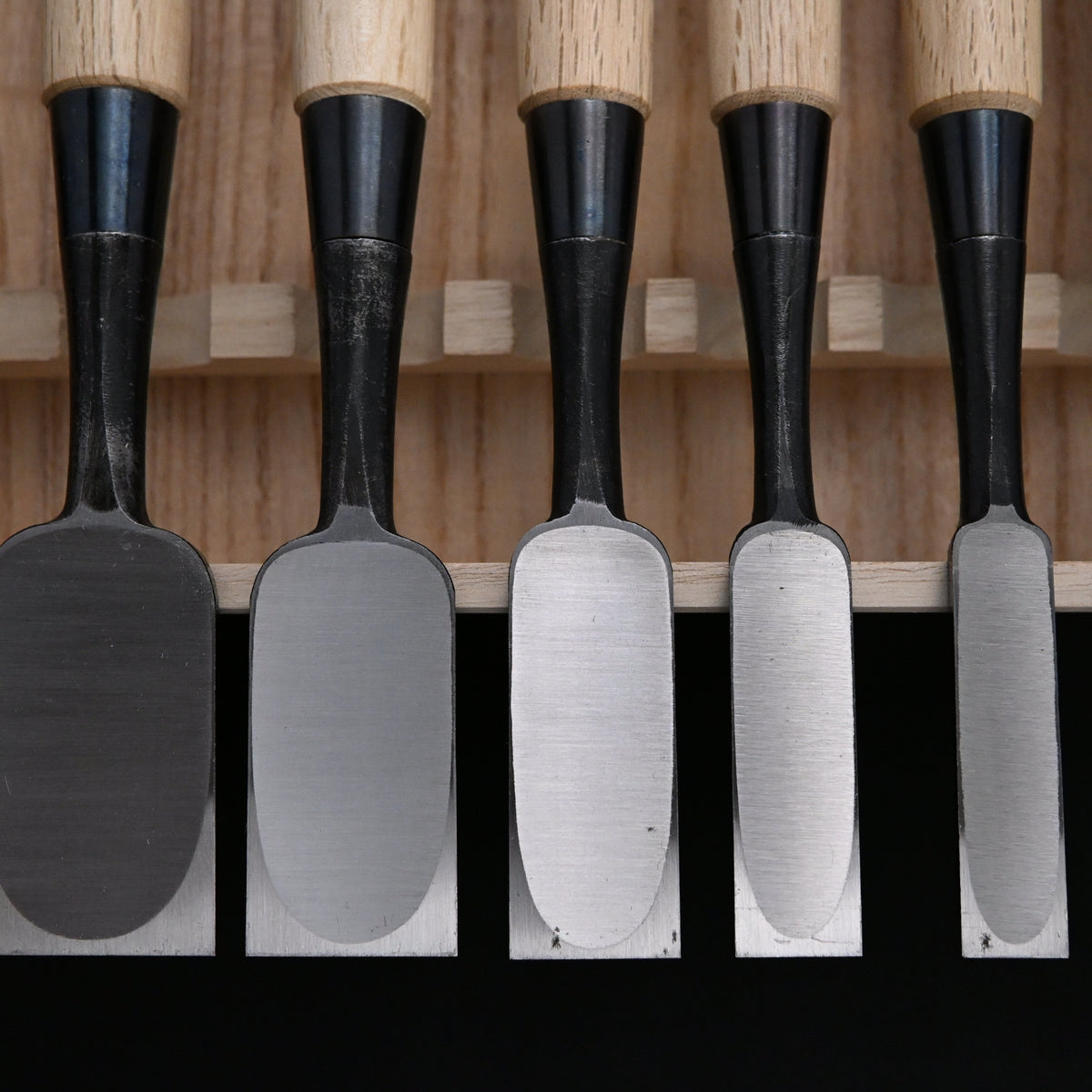 Ouchi Bench chisels set by Ouchi 4th generation white Oak Handle 宗家大内 追入組鑿 芯持白樫柄 桐箱付 四代目大内俊明作