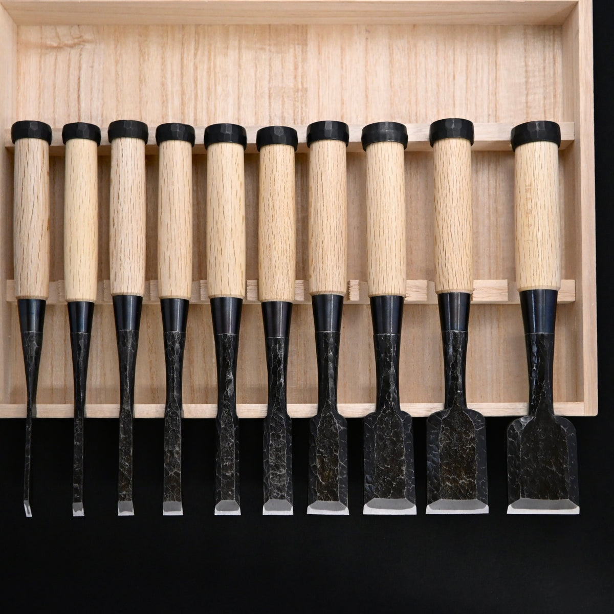 Takashiba Homare Bench Chisels Set (Oirenomi) with Wooden Box 高芝誉 追入組鑿 槌目青紙鋼 白樫 桐箱付