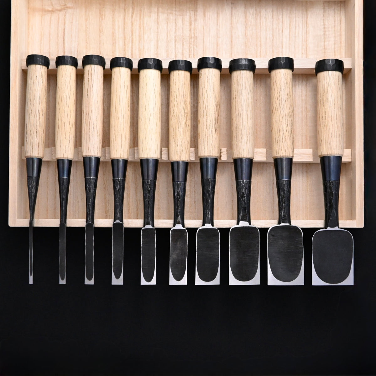 Takashiba Homare Bench Chisels Set (Oirenomi) with Wooden Box 高芝誉 追入組鑿 槌目青紙鋼 白樫 桐箱付