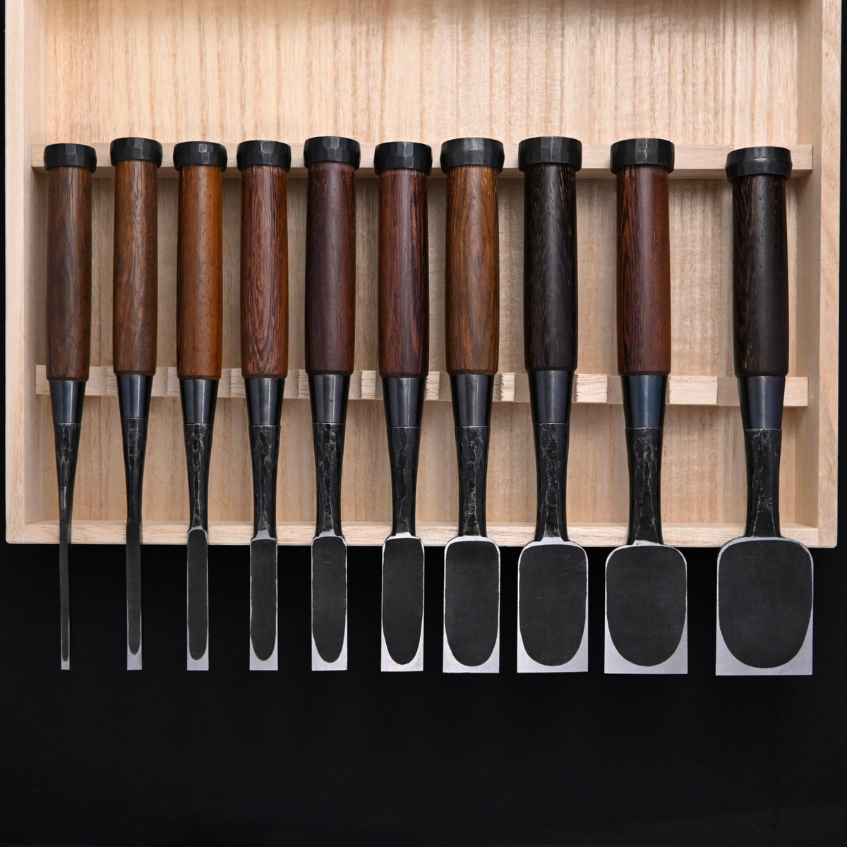 Takashiba Homare Bench Chisels Set (Oirenomi) with Wooden Box 高芝誉 追入組鑿 槌目青紙鋼 タガヤサン 桐箱付