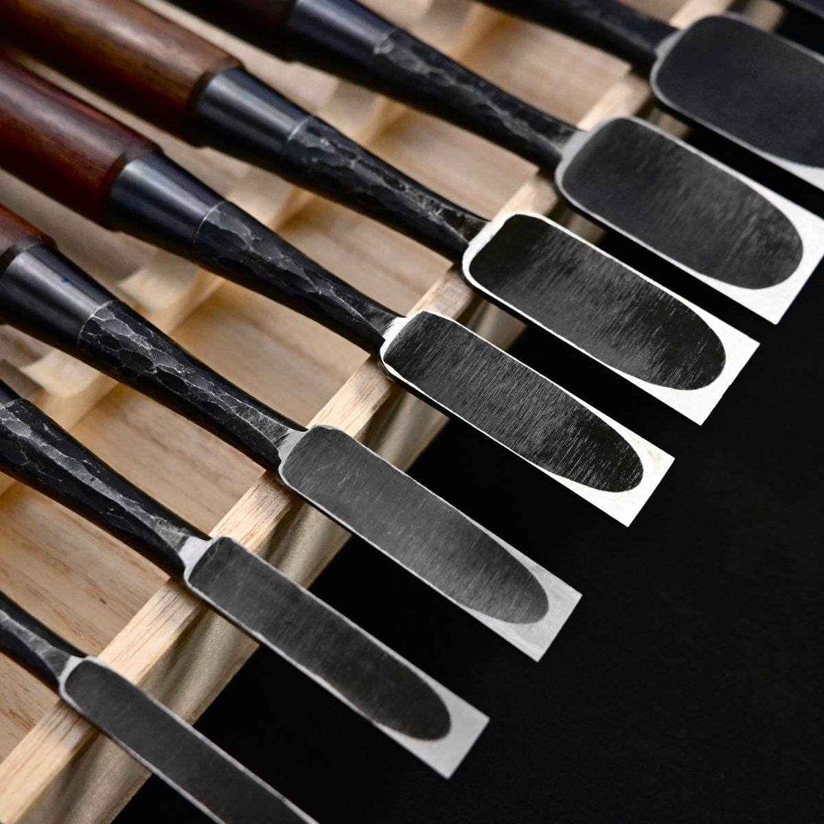 Takashiba Homare Bench Chisels Set (Oirenomi) with Wooden Box 高芝誉 追入組鑿 槌目青紙鋼 タガヤサン 桐箱付