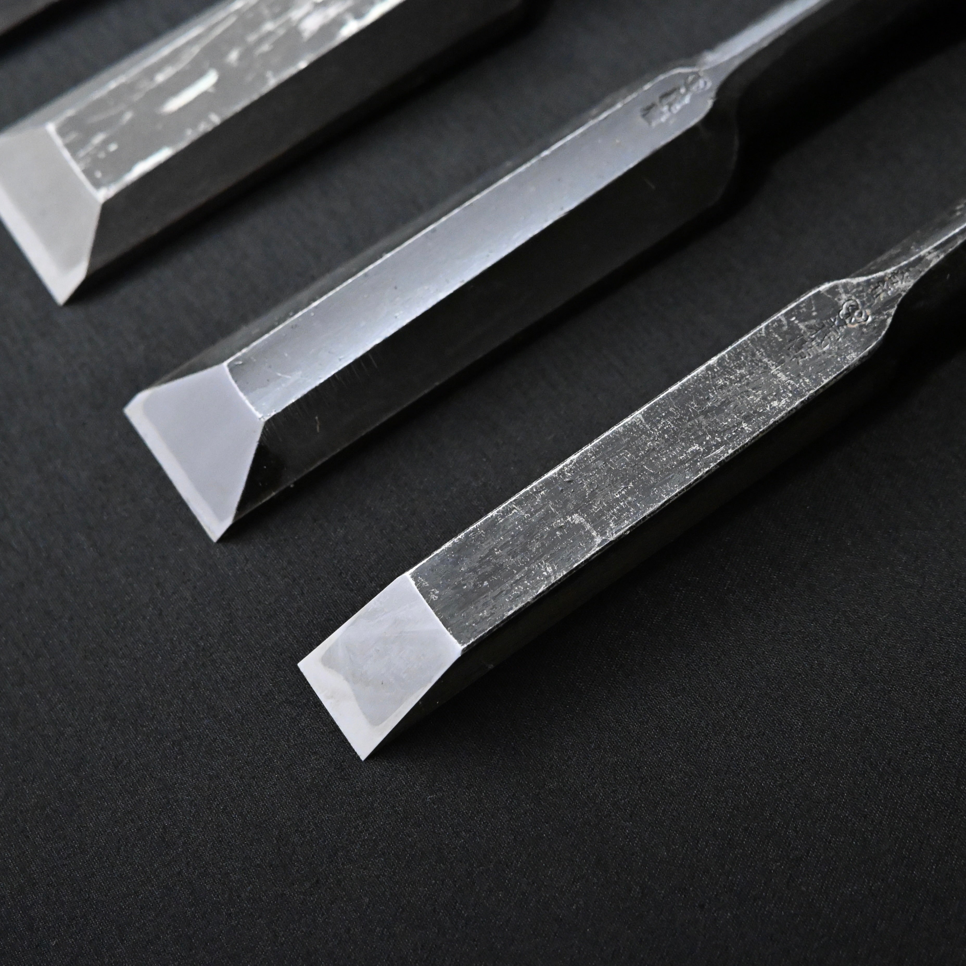 #M196 Mixed Timber chisels set by unknown バラ鑿合わせ 叩き組鑿 5本組 作者不明
