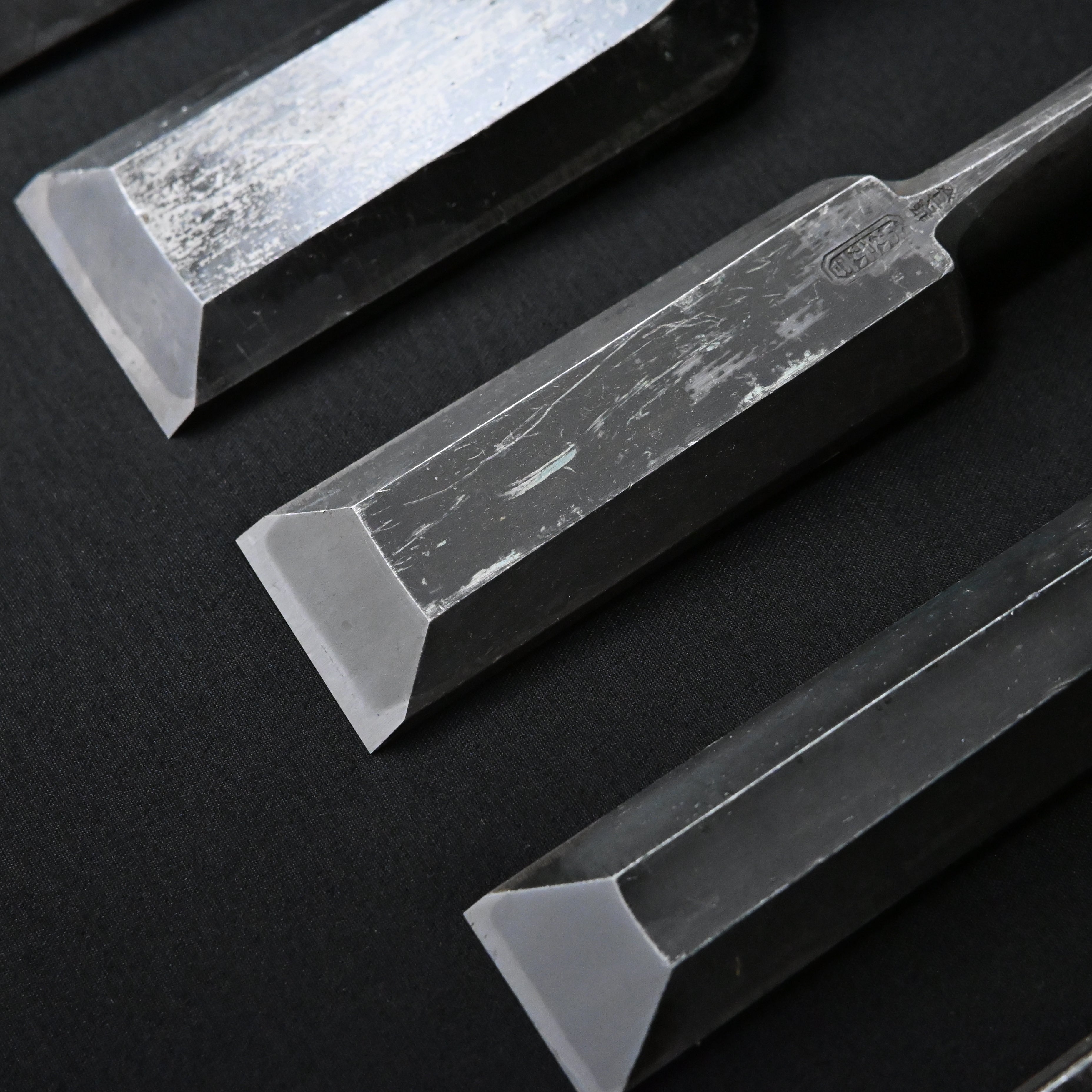 #M196 Mixed Timber chisels set by unknown バラ鑿合わせ 叩き組鑿 5本組 作者不明