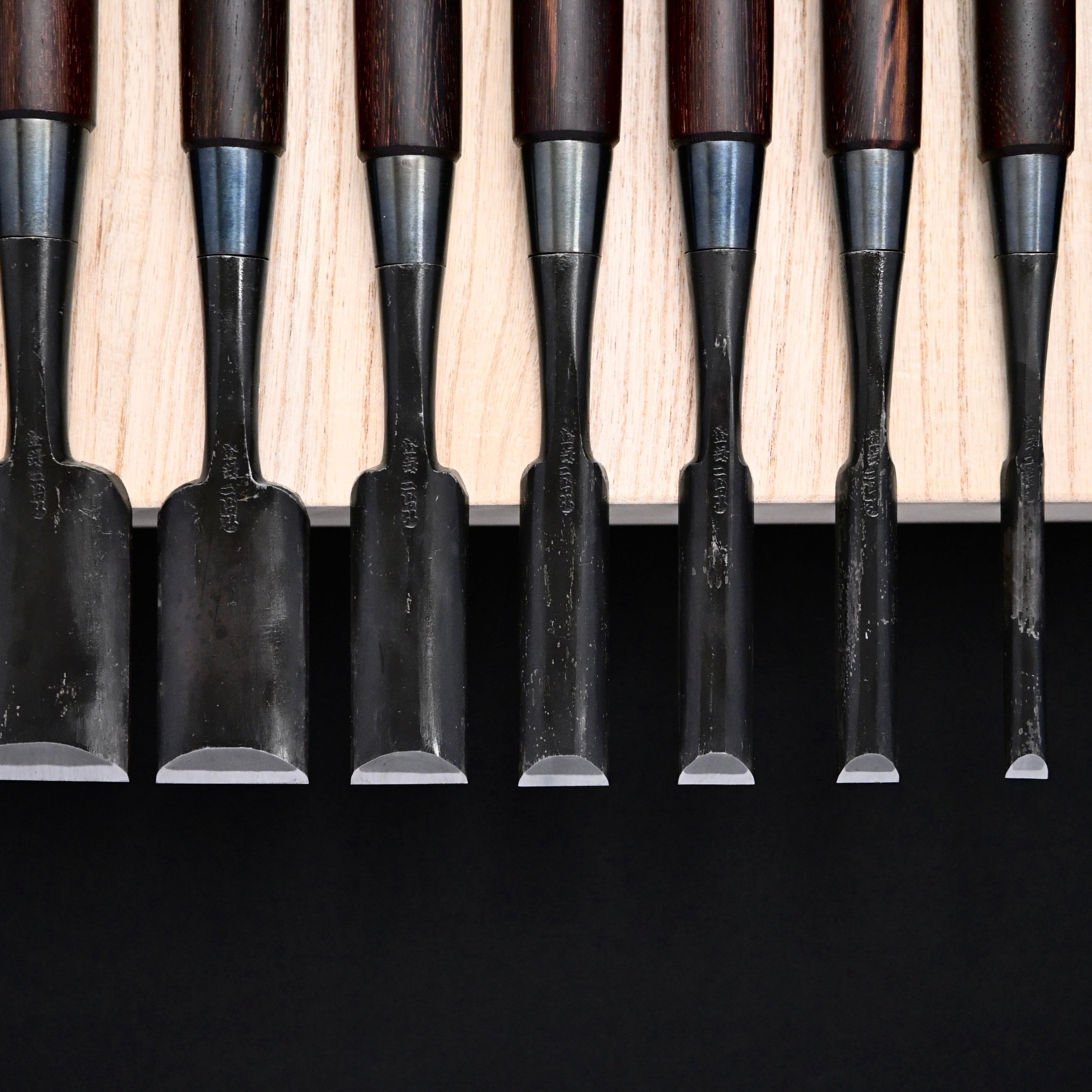 今井忠太郎作 二治弘 甲丸追入組鑿 鉄刀木柄 Nijihiro Komaru Type Bench chisels set Siamese cassia Handles by Chuutarou Imai