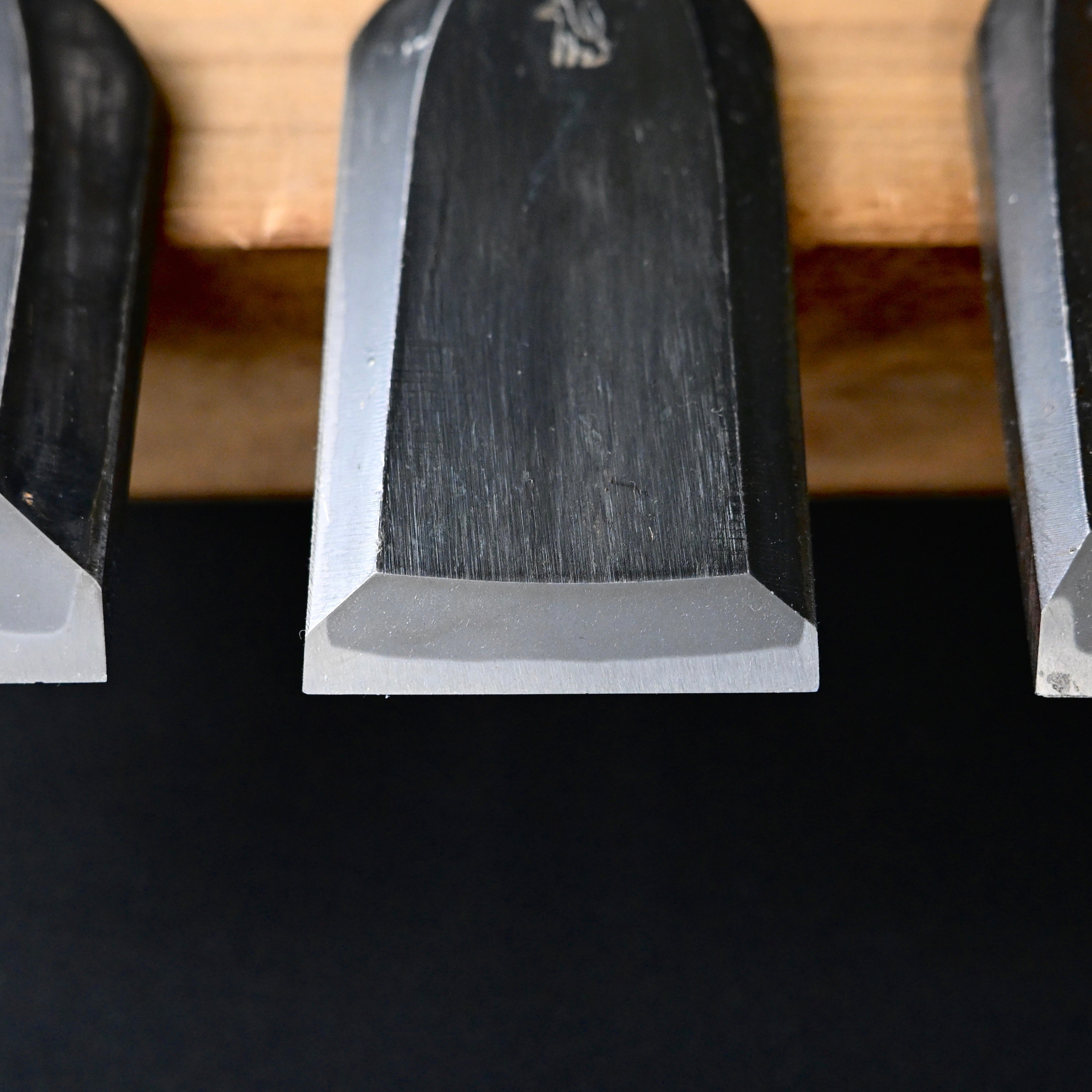 磯野信夫作 狐 追入鑿 Old stock Kitsune Bench chisels with white steel by Isono Nobuo