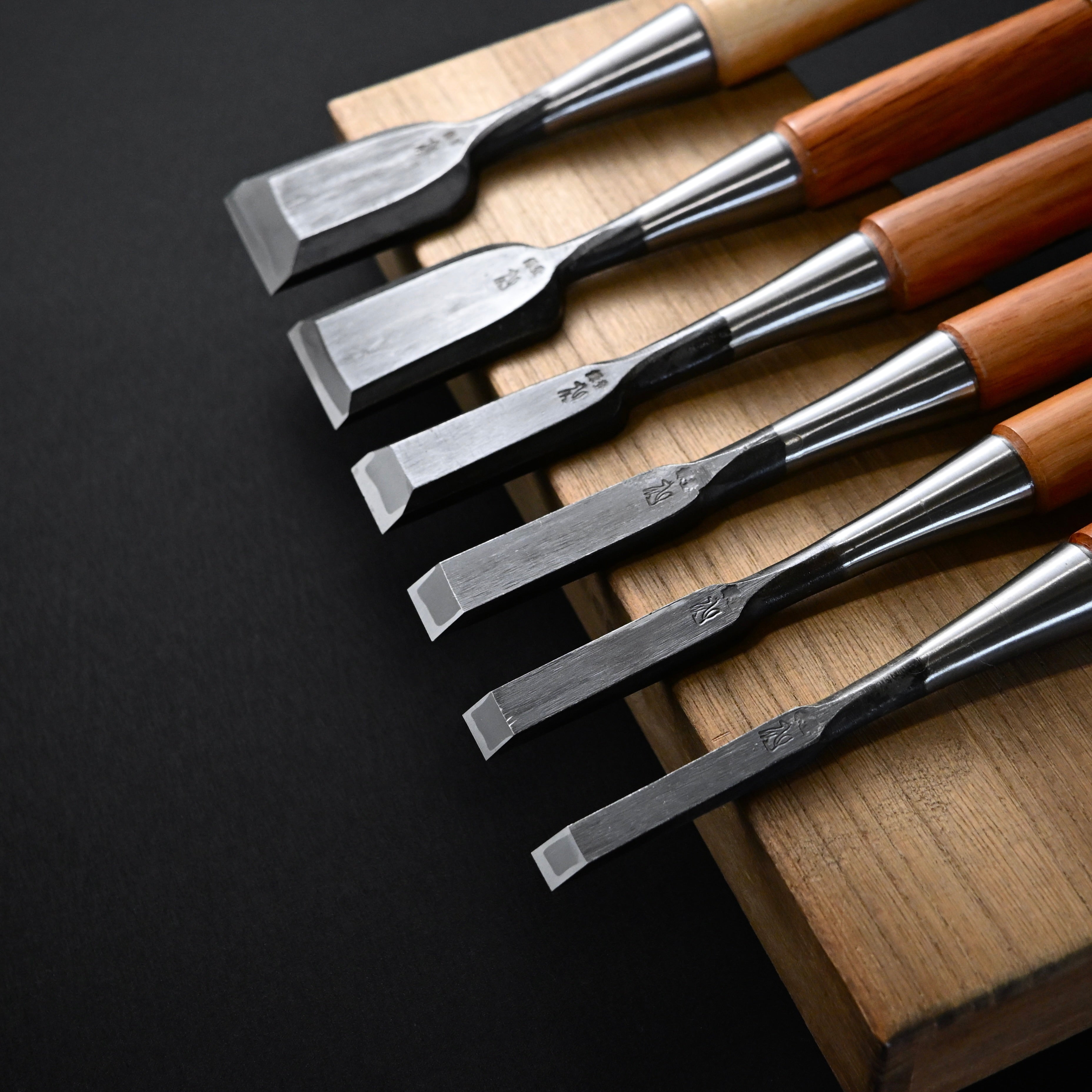 磯野信夫作 狐 追入鑿 Old stock Kitsune Bench chisels with white steel by Isono Nobuo