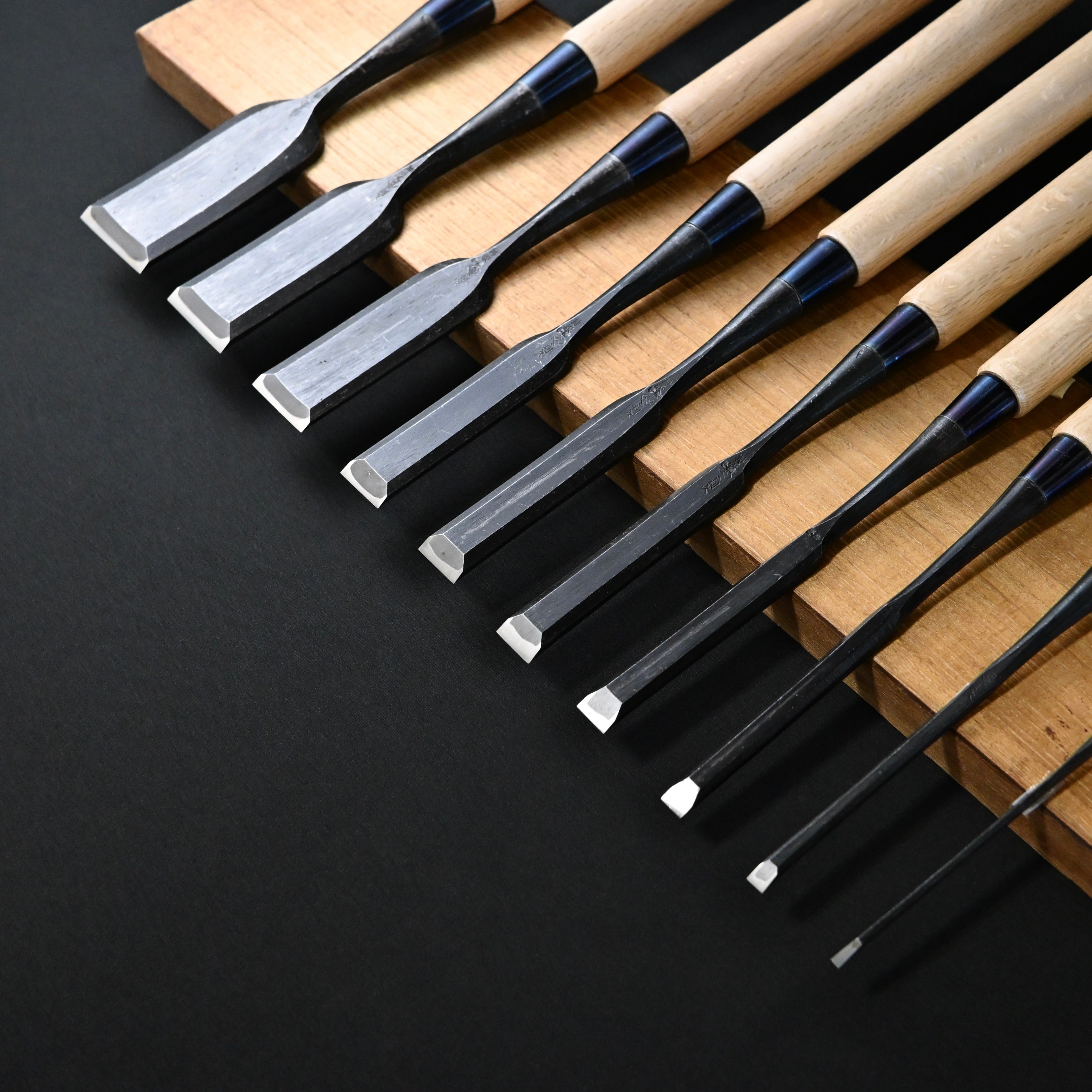 利久 薄鑿 白樫柄入 Toshihisa Paring chisels with white steel