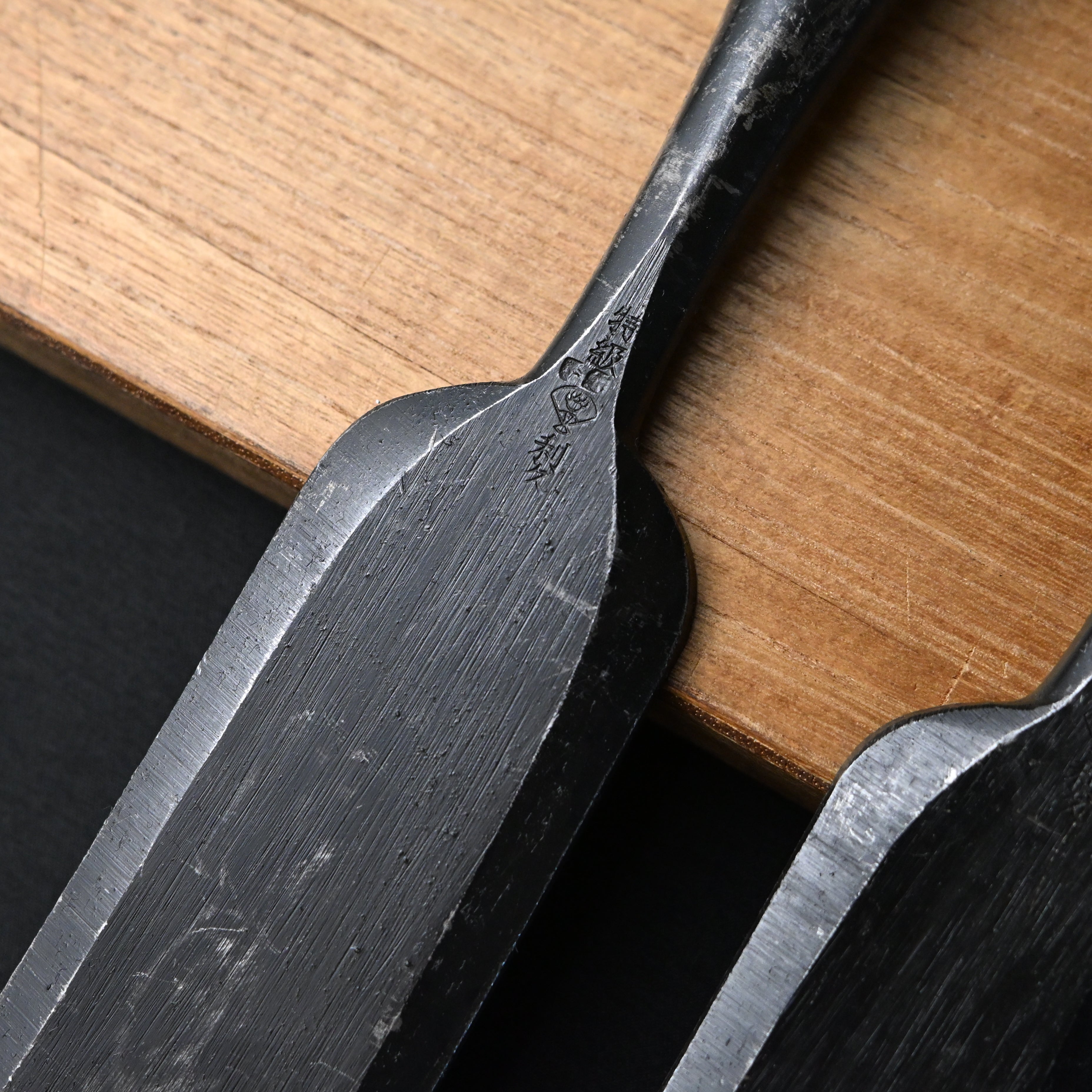 利久 薄鑿 白樫柄入 Toshihisa Paring chisels with white steel