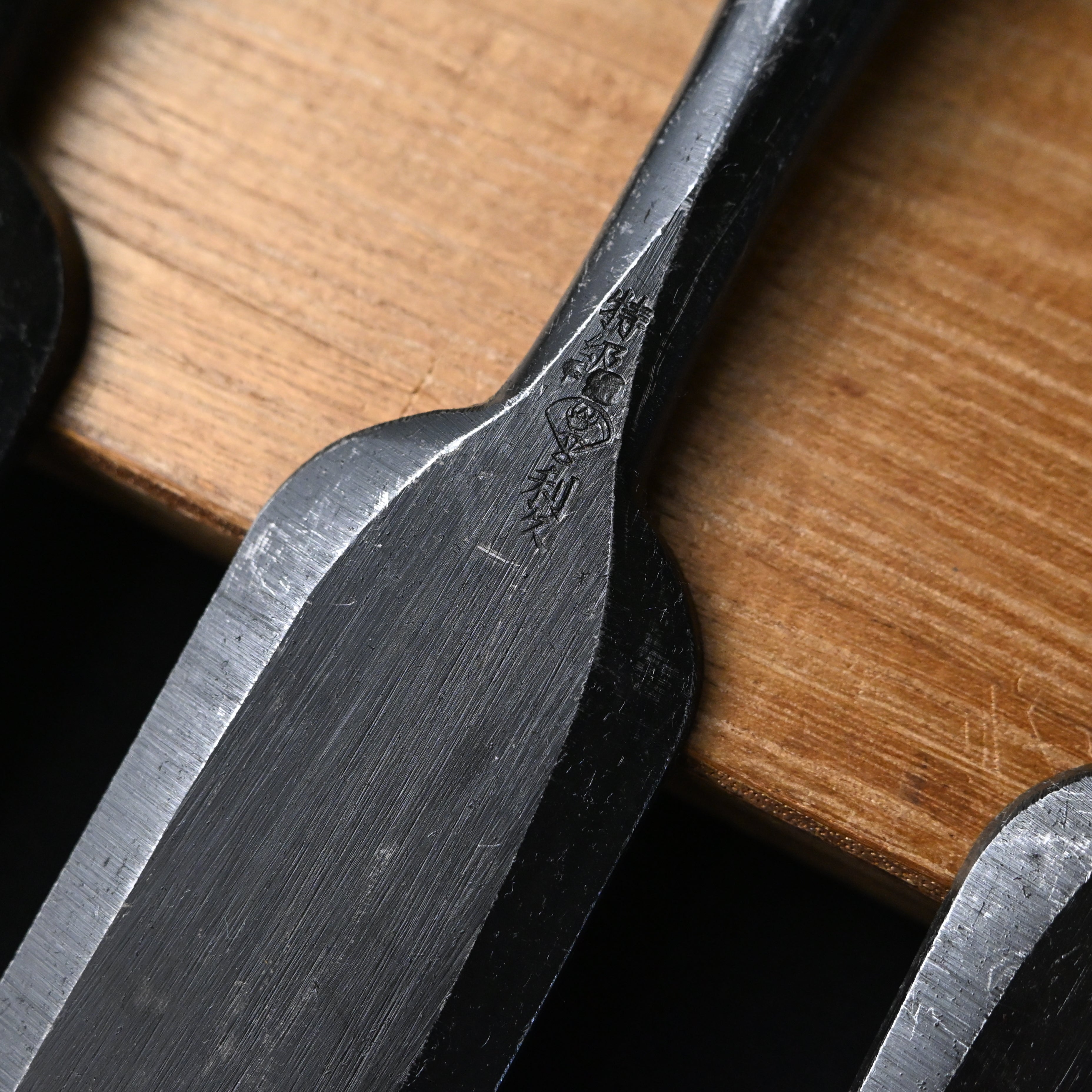 利久 薄鑿 白樫柄入 Toshihisa Paring chisels with white steel