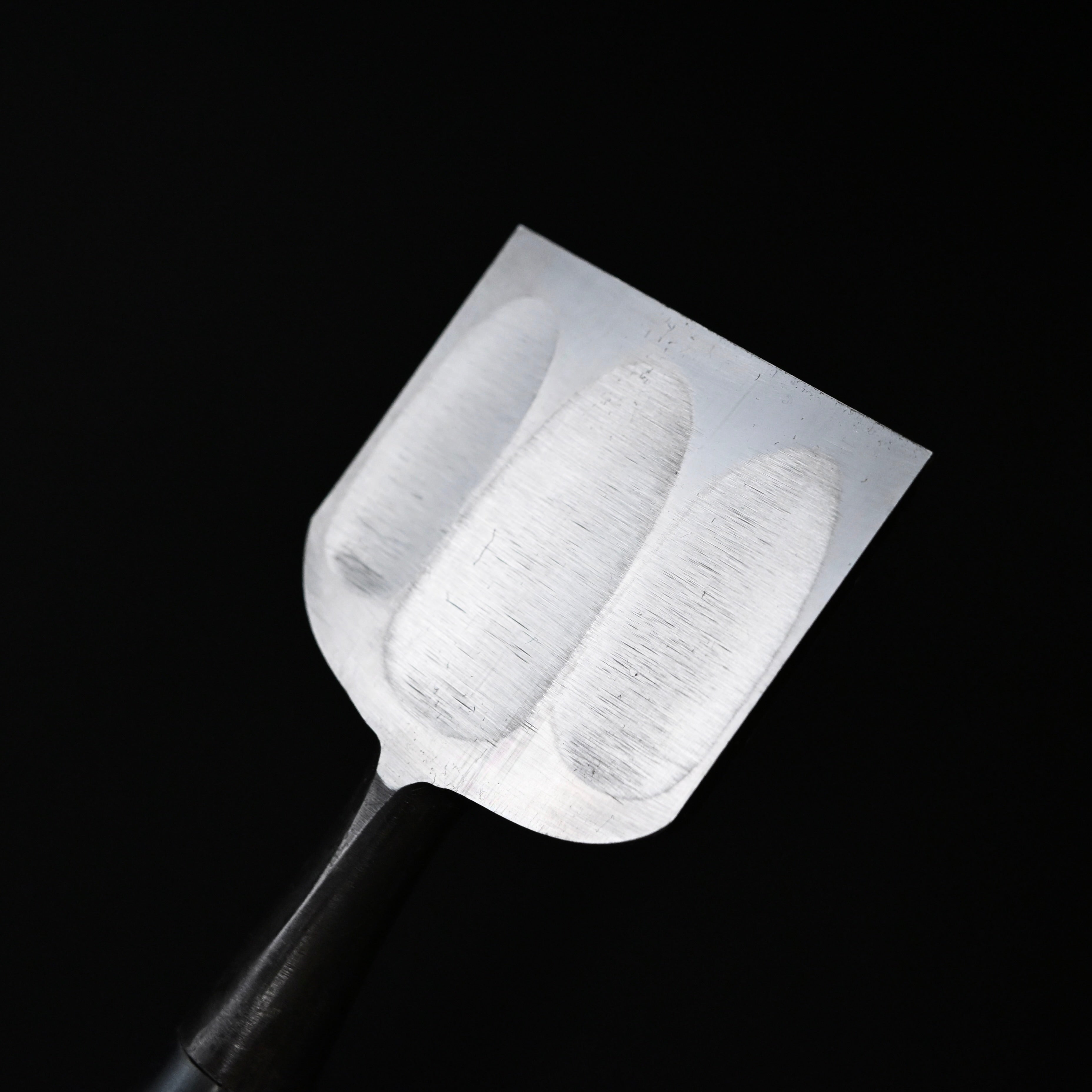 Kikuhiromaru Bench chisels with White steel (Oirenomi) 菊弘丸 追入鑿 75mm