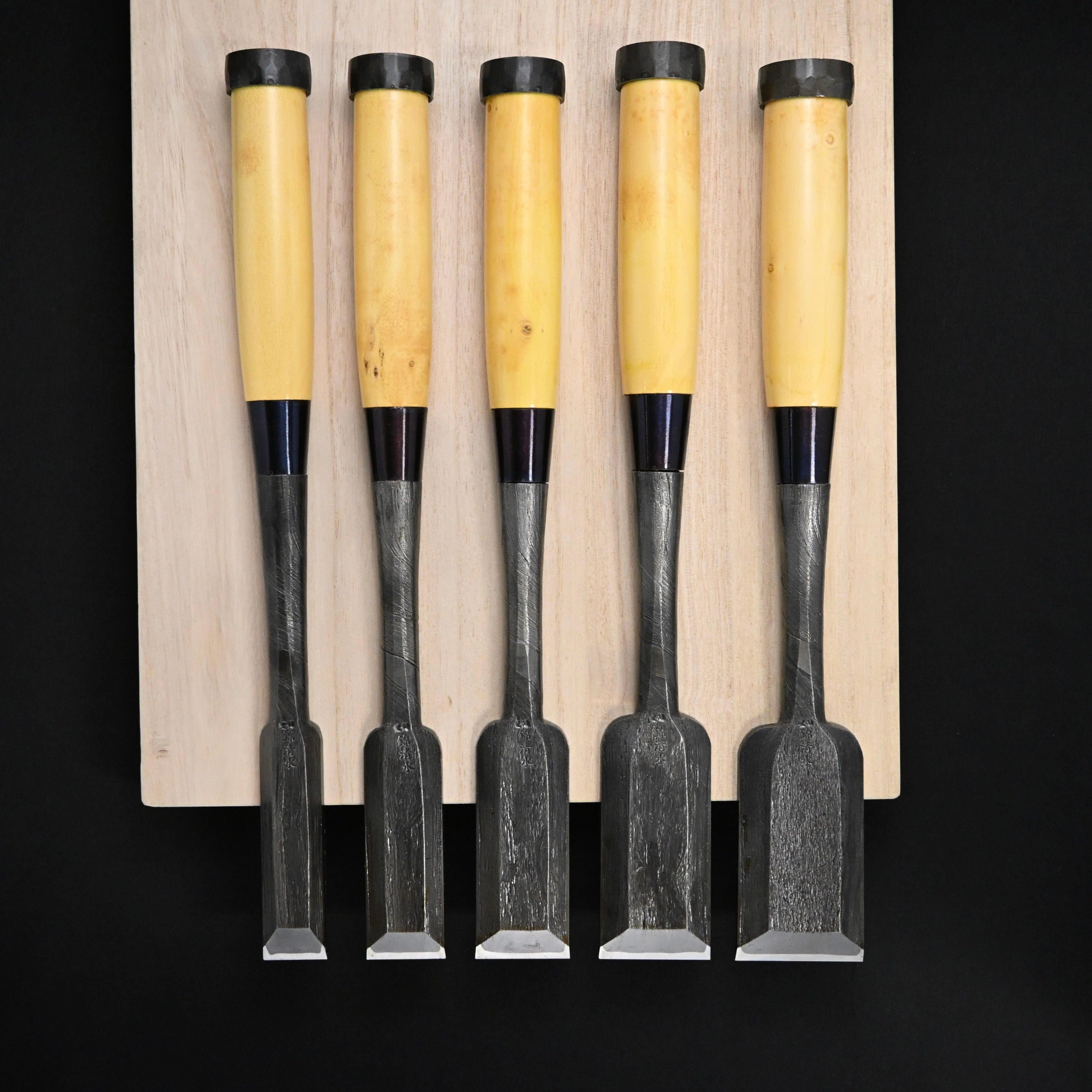 #11掘出し物 錦清水 叩き鑿5本組 グミ柄 Rare Stock Nishiki Kiyomi Timber Chisels Set 5pc with Gumi Handle